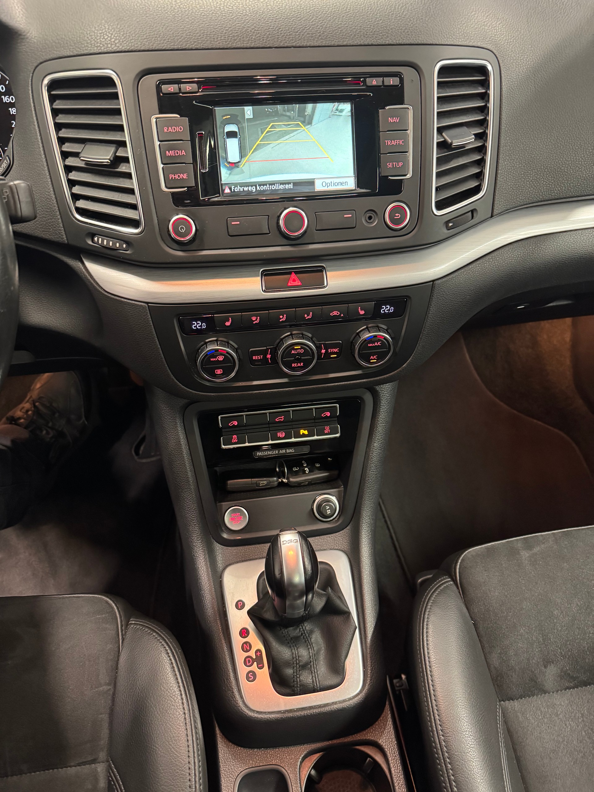 VW Sharan 2.0 TSI Highline DSG-image-8