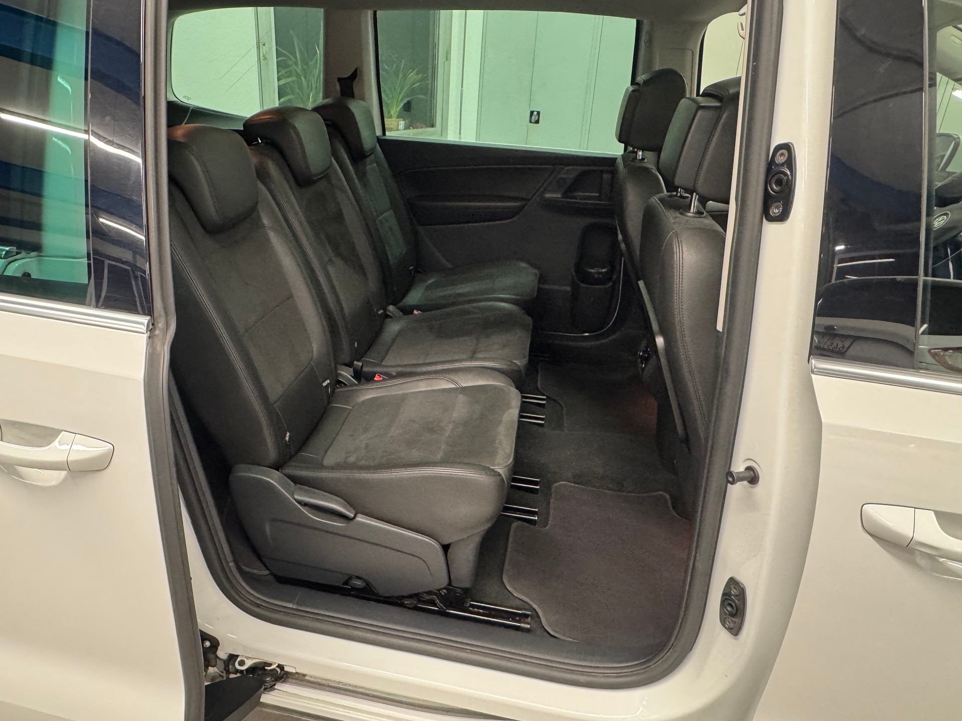 VW Sharan 2.0 TSI Highline DSG-image-10
