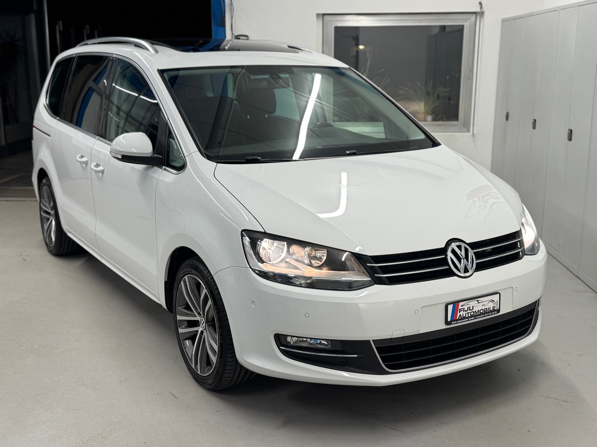 VW Sharan 2.0 TSI Highline DSG-image-2