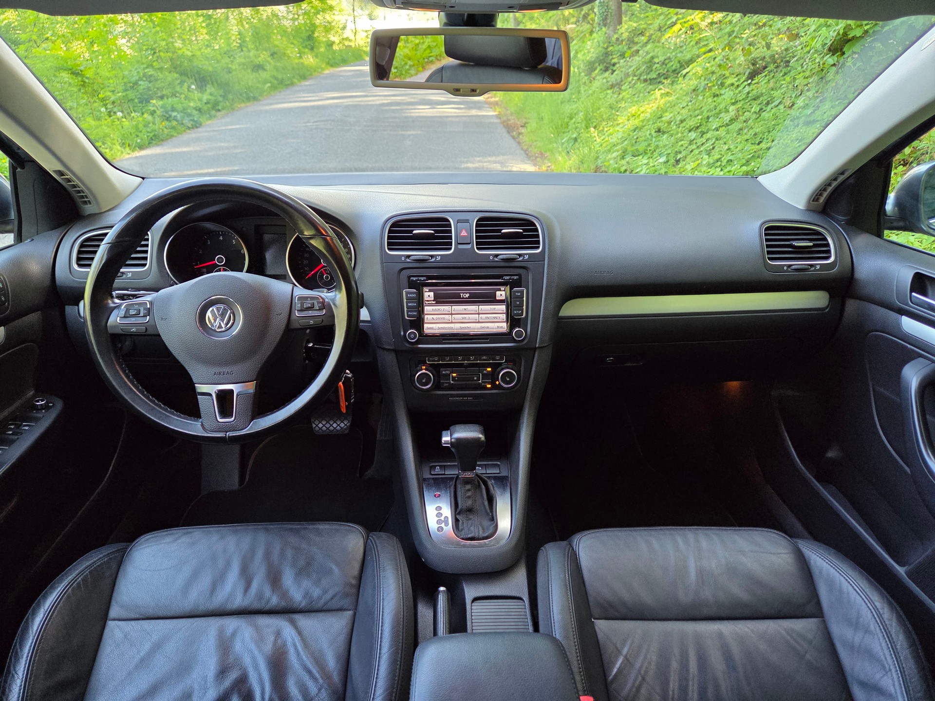 VW Golf Variant 1.4 TSI Highline DSG-image-9