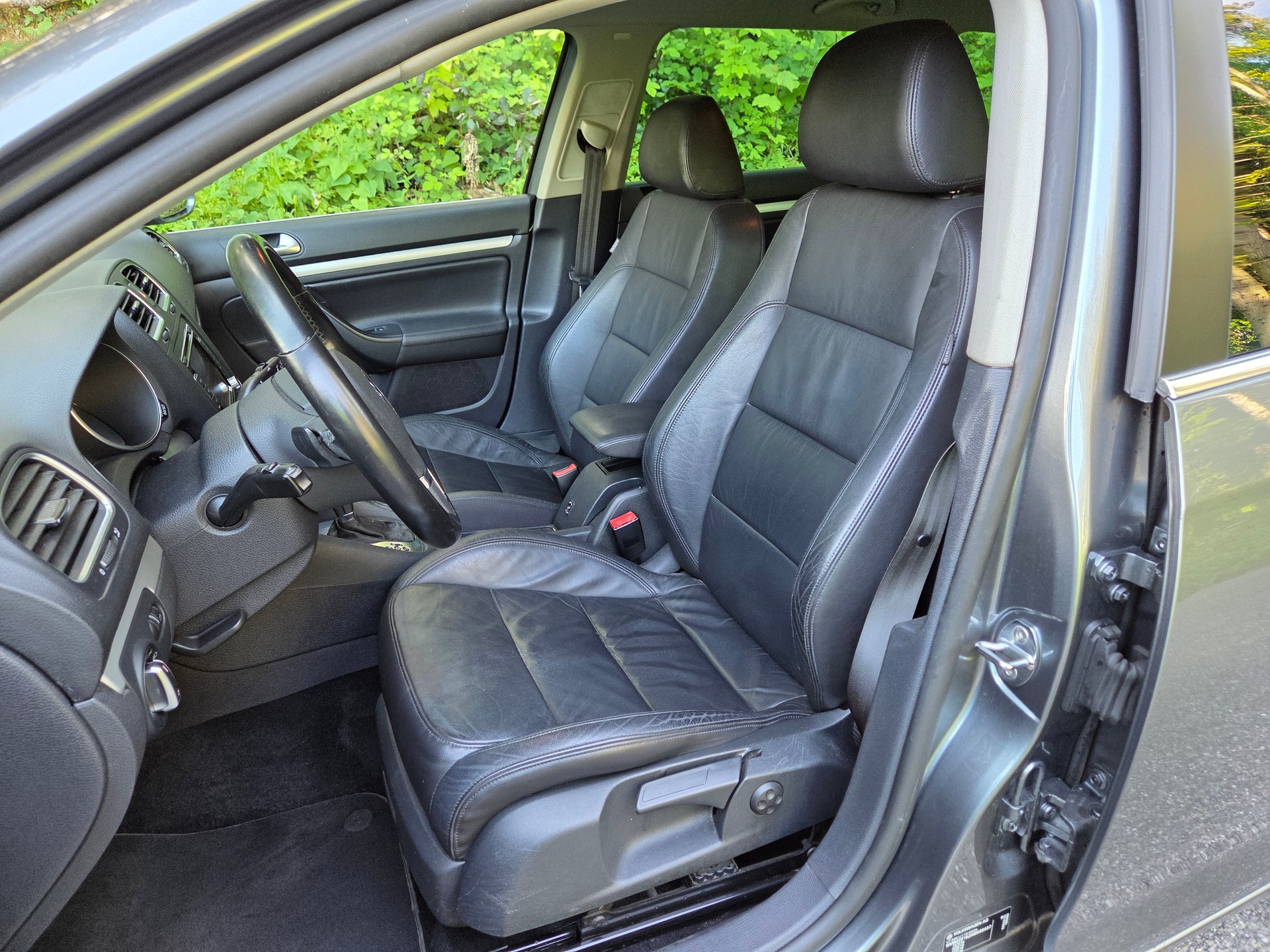 VW Golf Variant 1.4 TSI Highline DSG-image-7