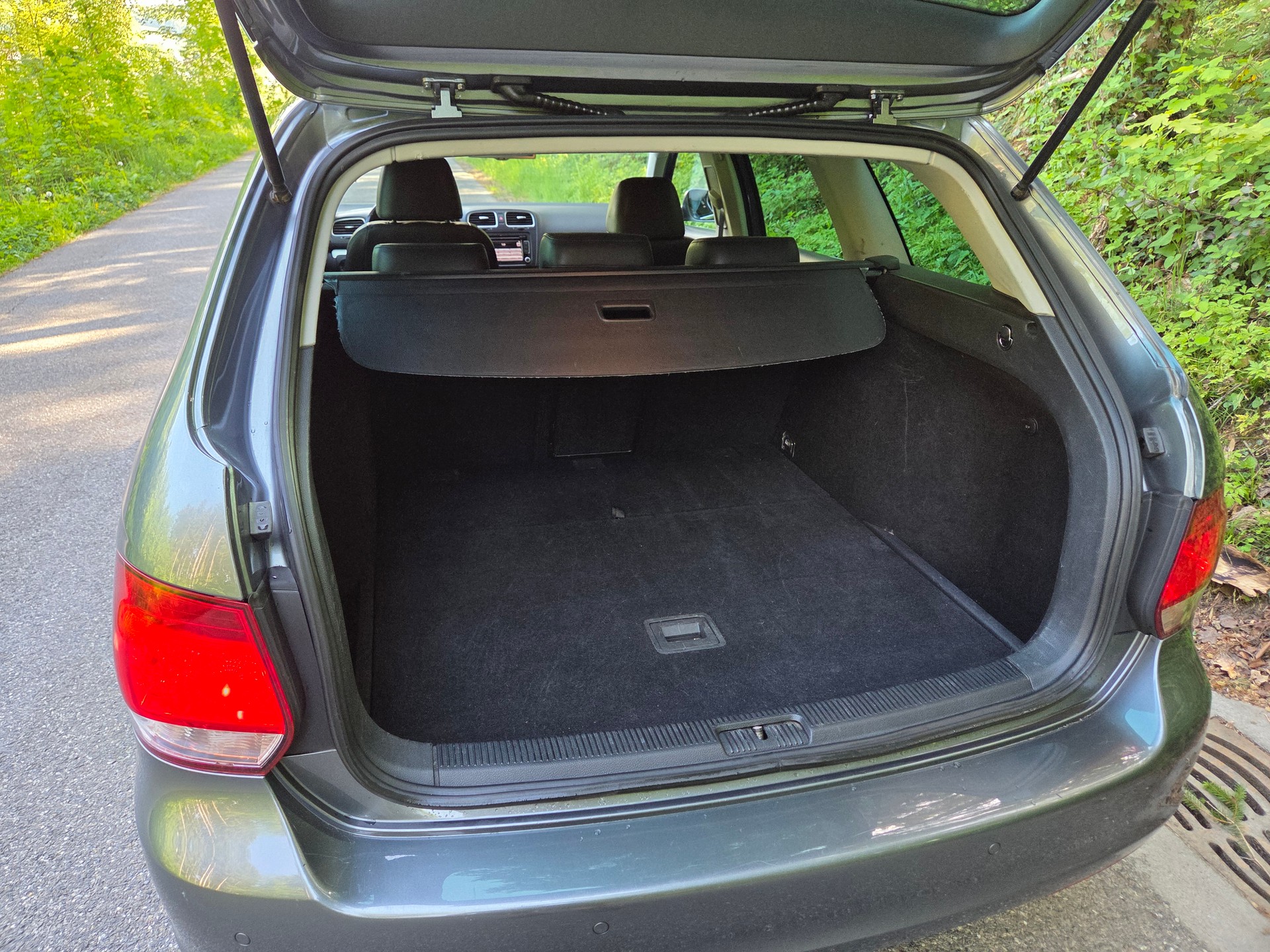 VW Golf Variant 1.4 TSI Highline DSG-image-10
