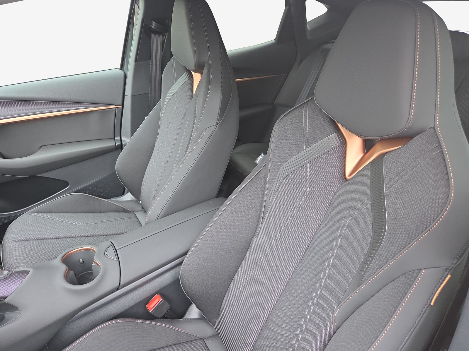 CUPRA Tavascan 77 kWh Edge 4D-image-14