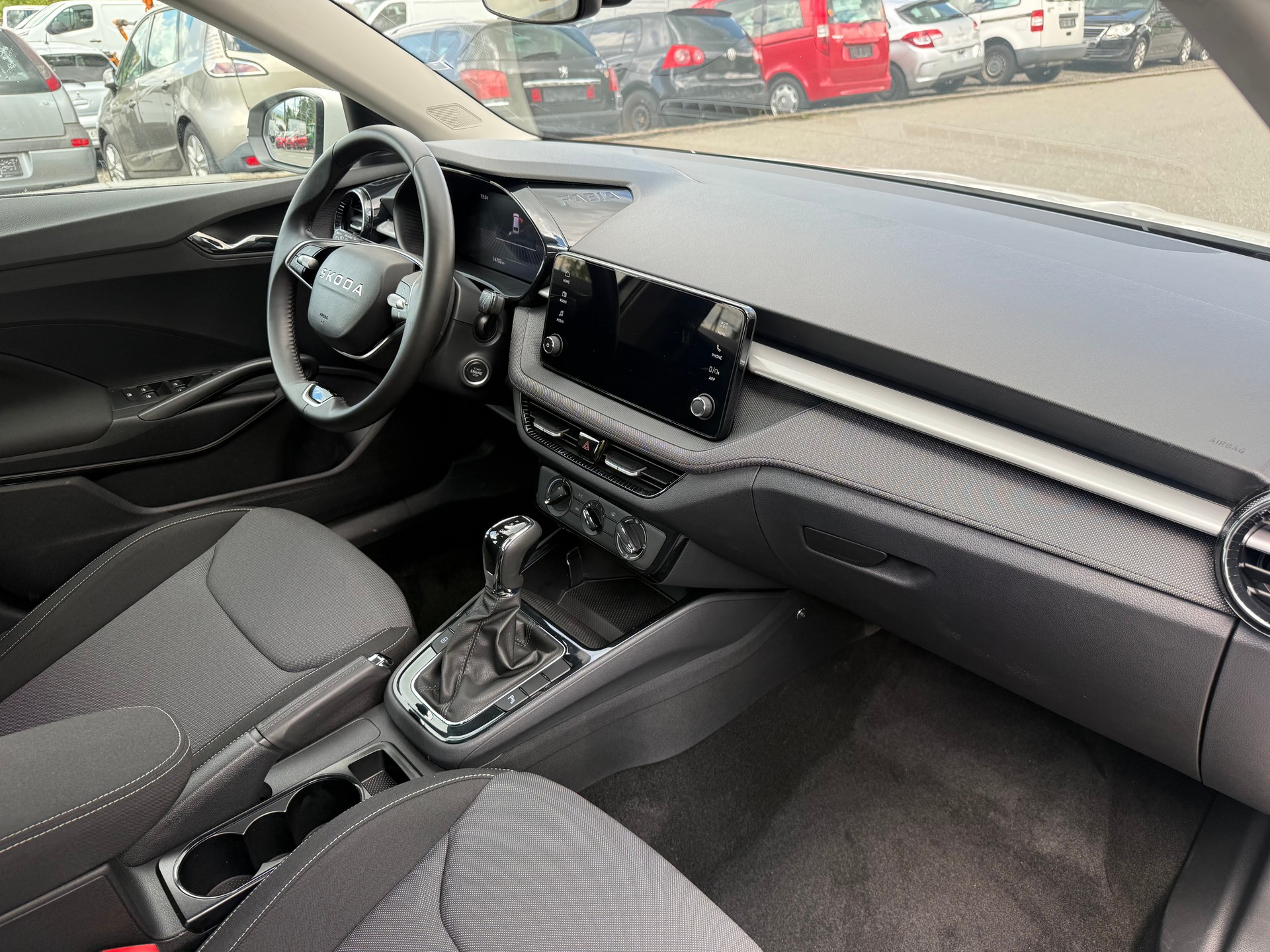 SKODA Fabia 1.0 TSI Dynamic DSG-image-6