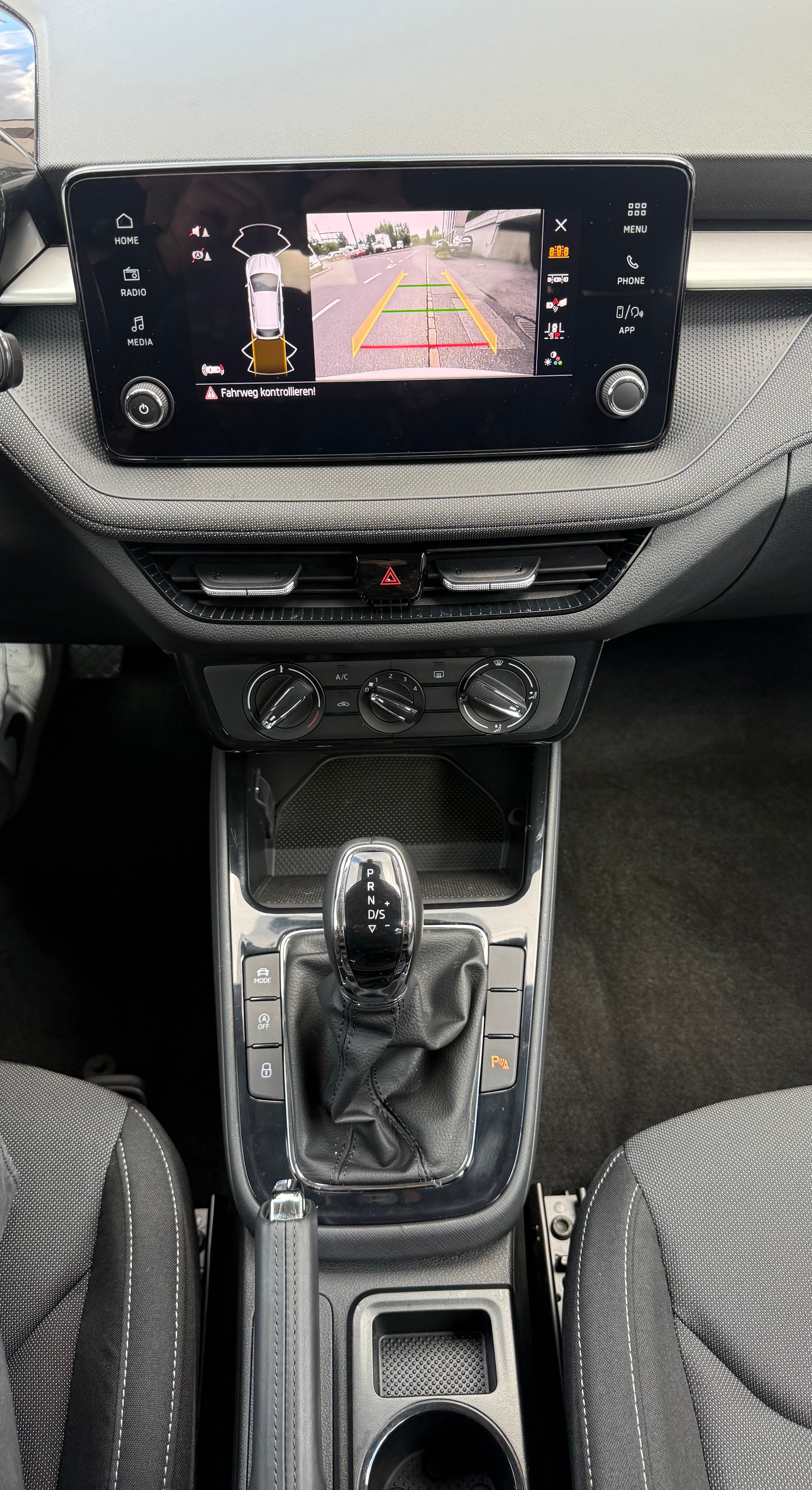 SKODA Fabia 1.0 TSI Dynamic DSG-image-11