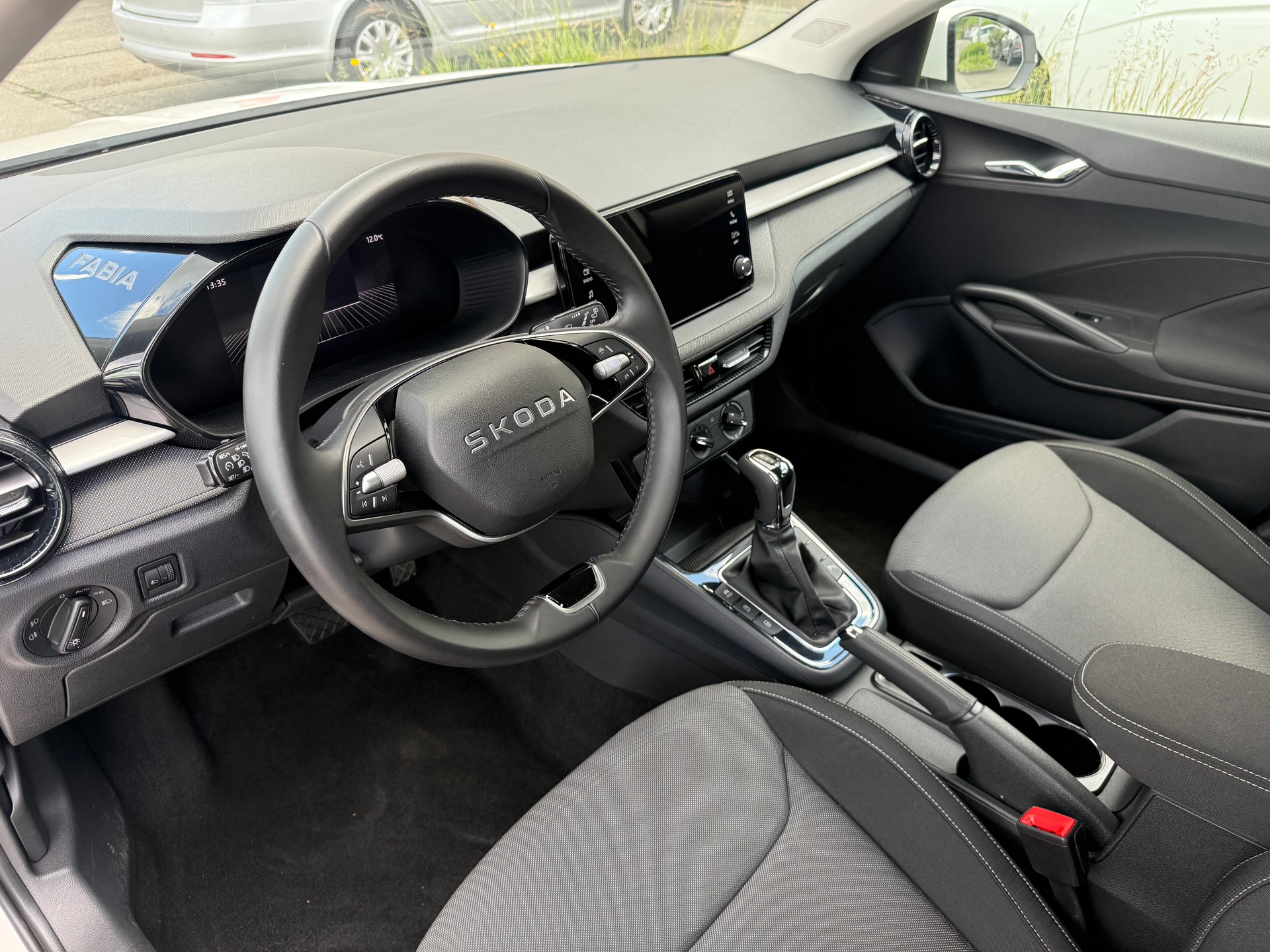 SKODA Fabia 1.0 TSI Dynamic DSG-image-10