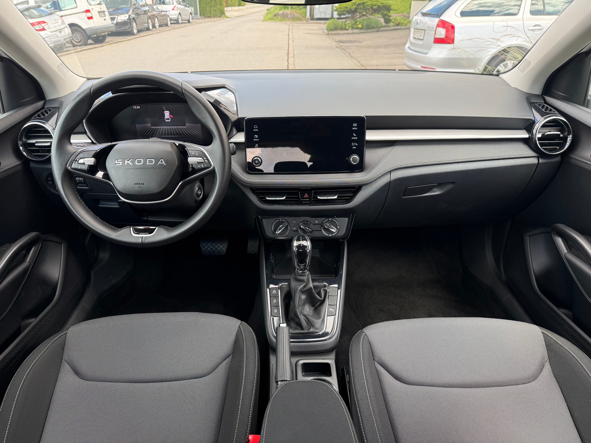 SKODA Fabia 1.0 TSI Dynamic DSG-image-9