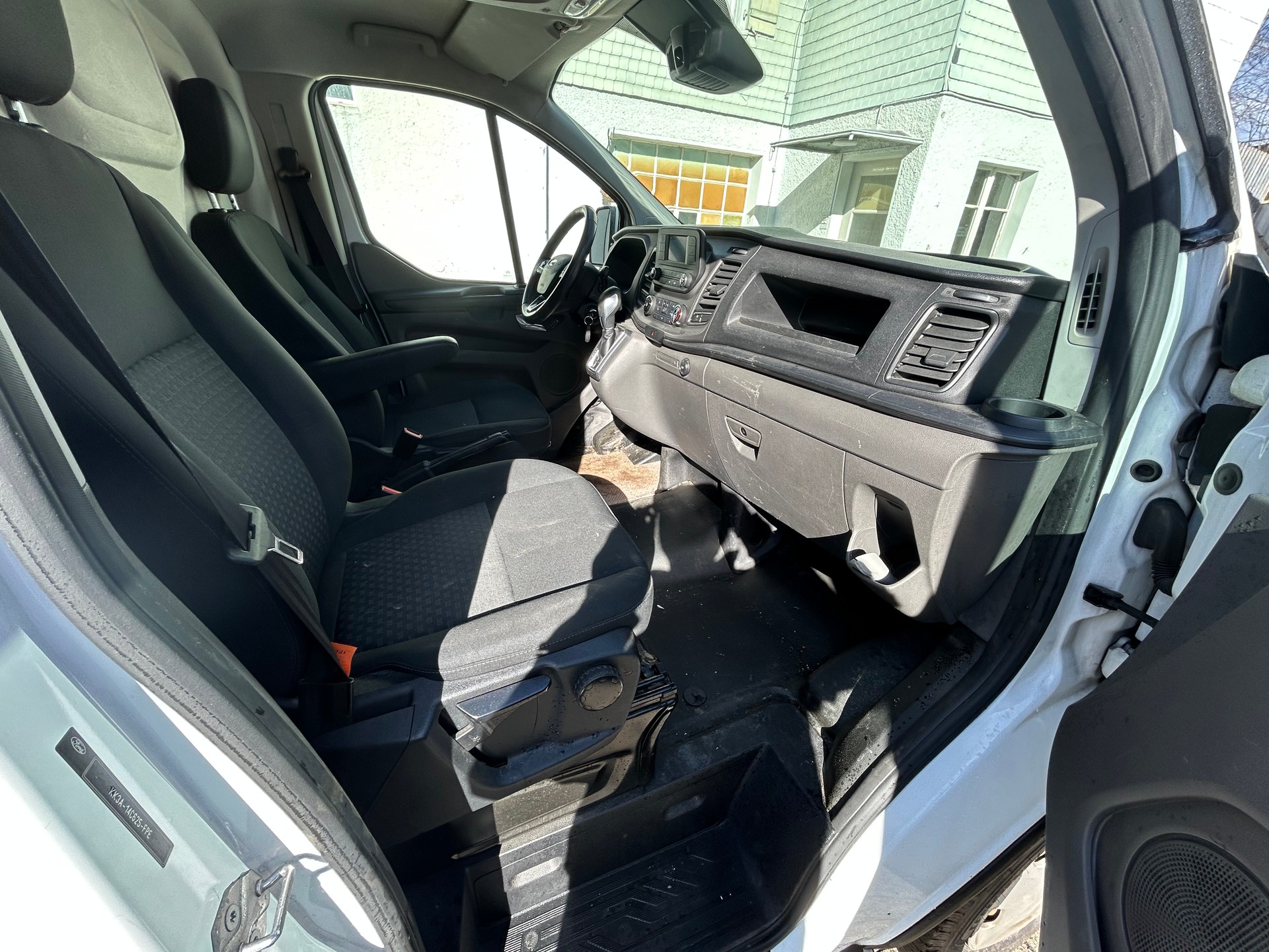 FORD Transit Custom Van 300 L1H1 Trend A-image-11