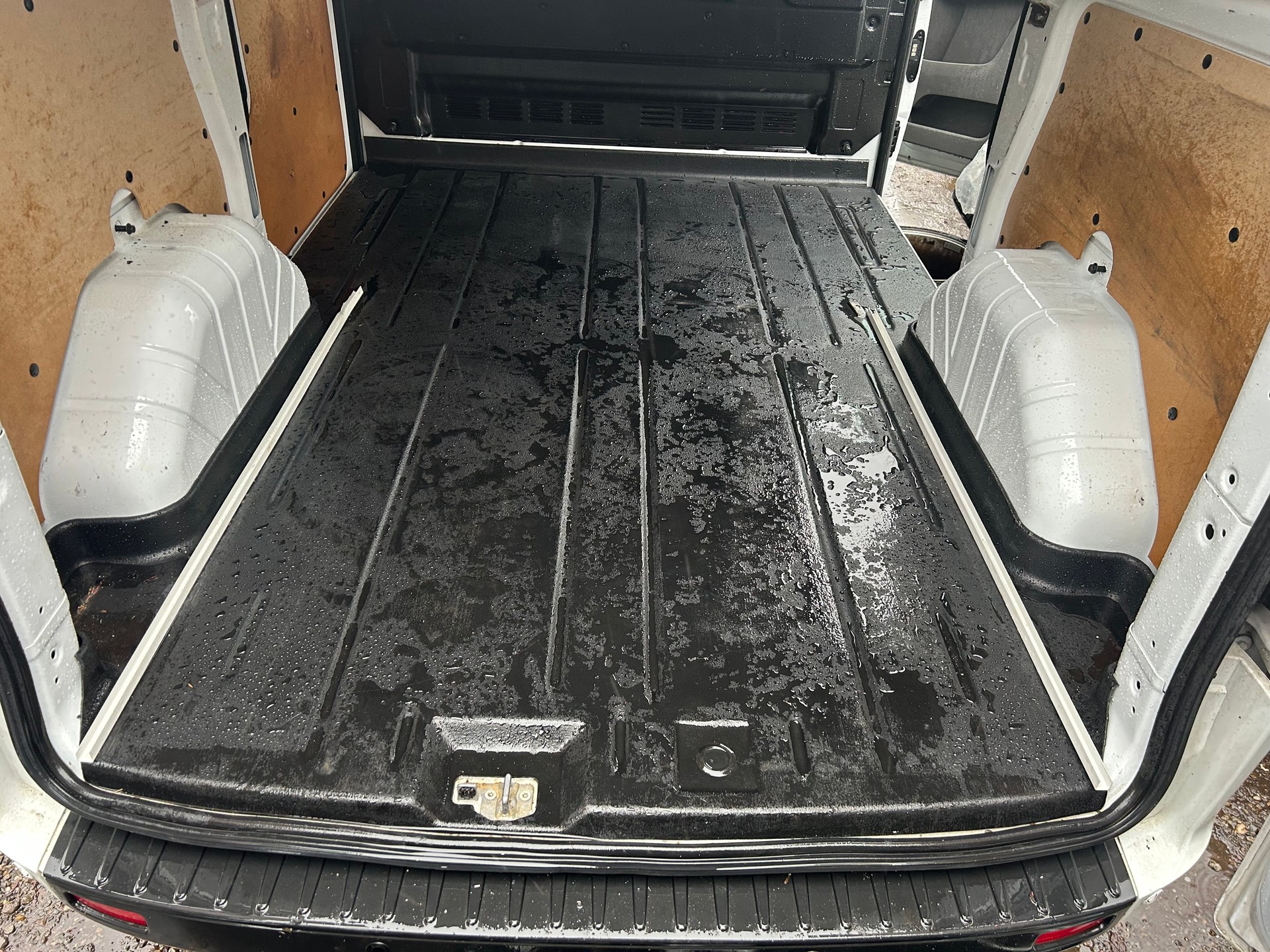 FORD Transit Custom Van 300 L1H1 Trend A-image-14