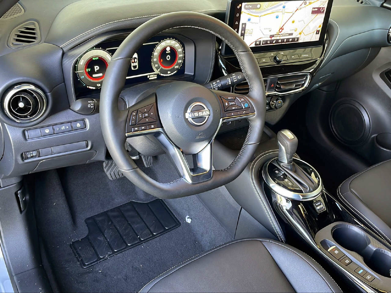 NISSAN Juke 1.6 Hybrid Tekna-image-5