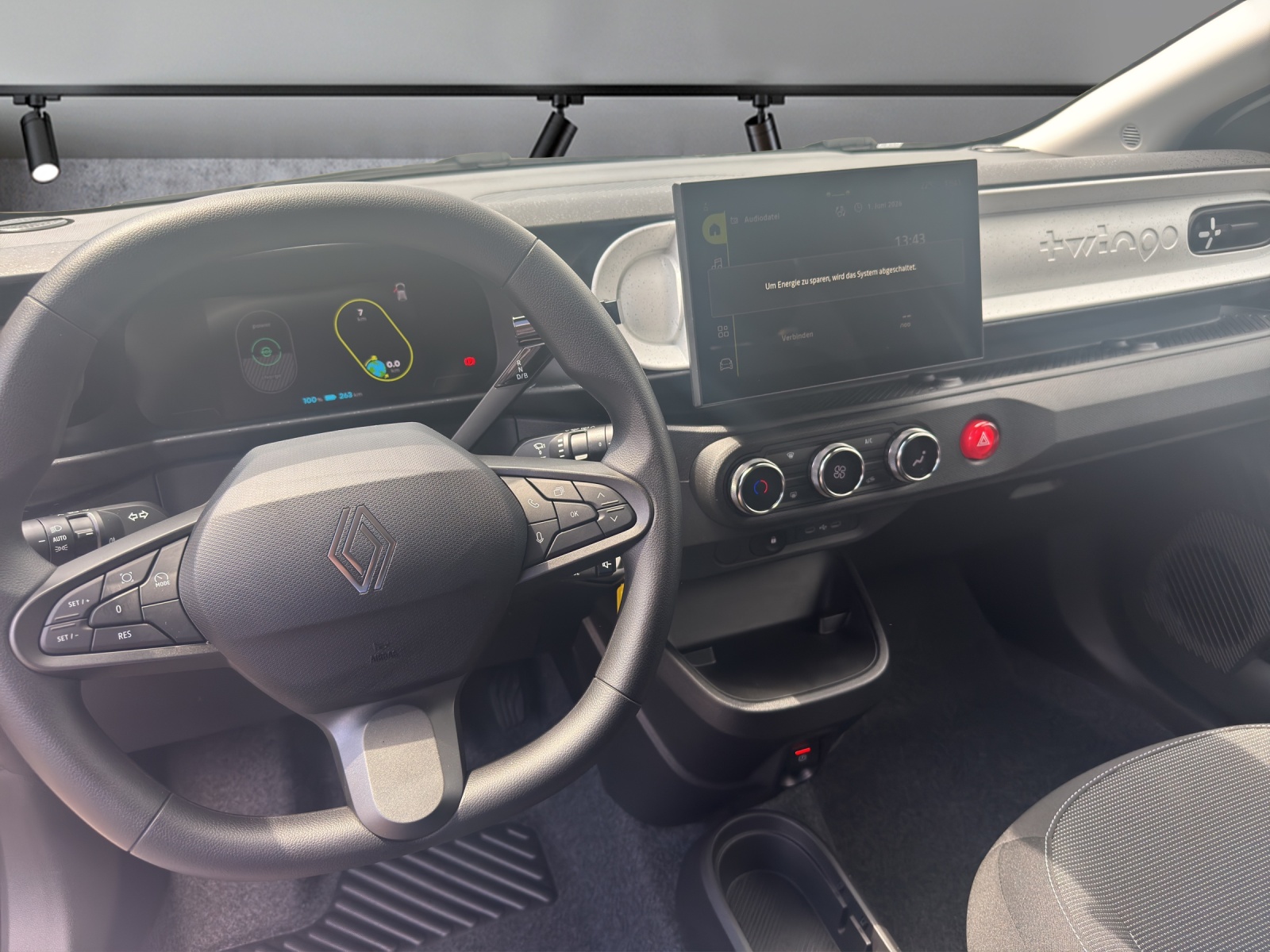 RENAULT Twingo E-Tech 27kWh Evolution-image-8