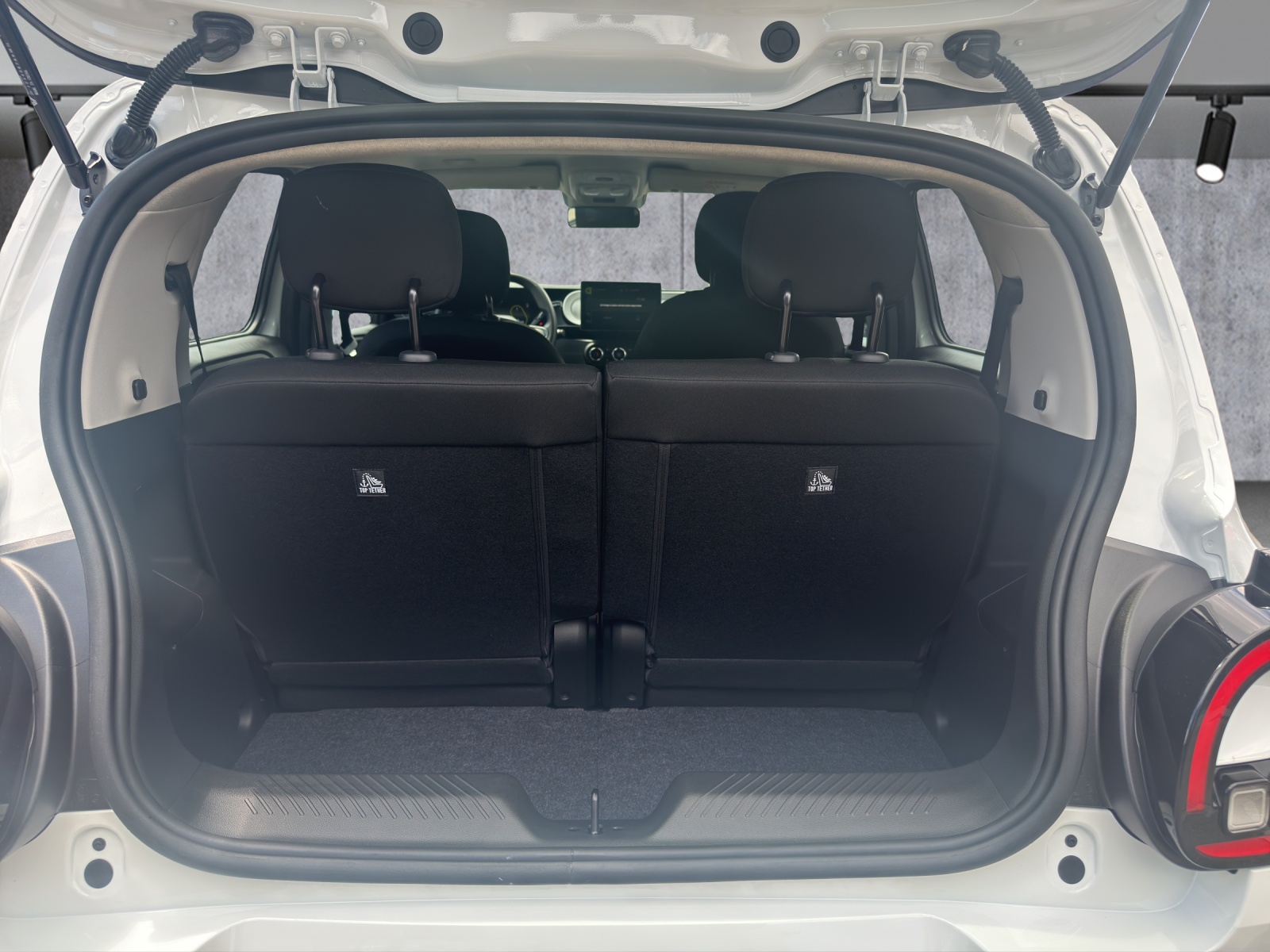 RENAULT Twingo E-Tech 27kWh Evolution-image-11