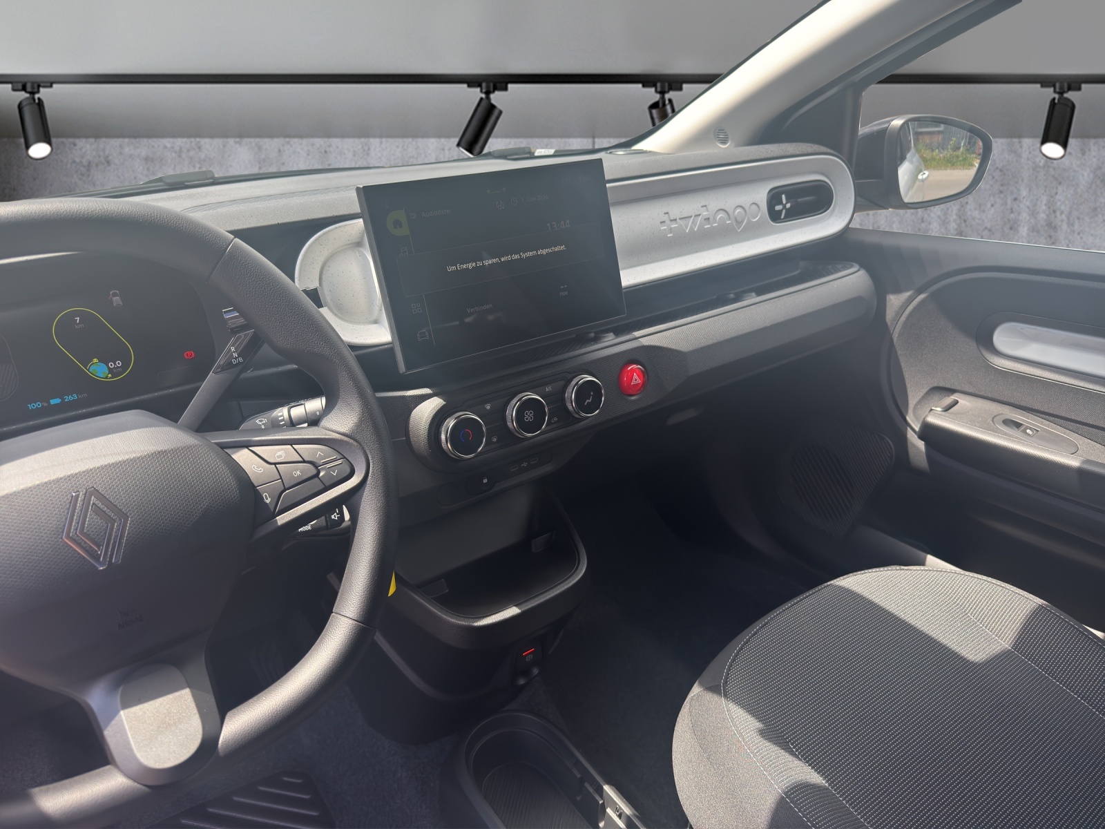 RENAULT Twingo E-Tech 27kWh Evolution-image-9
