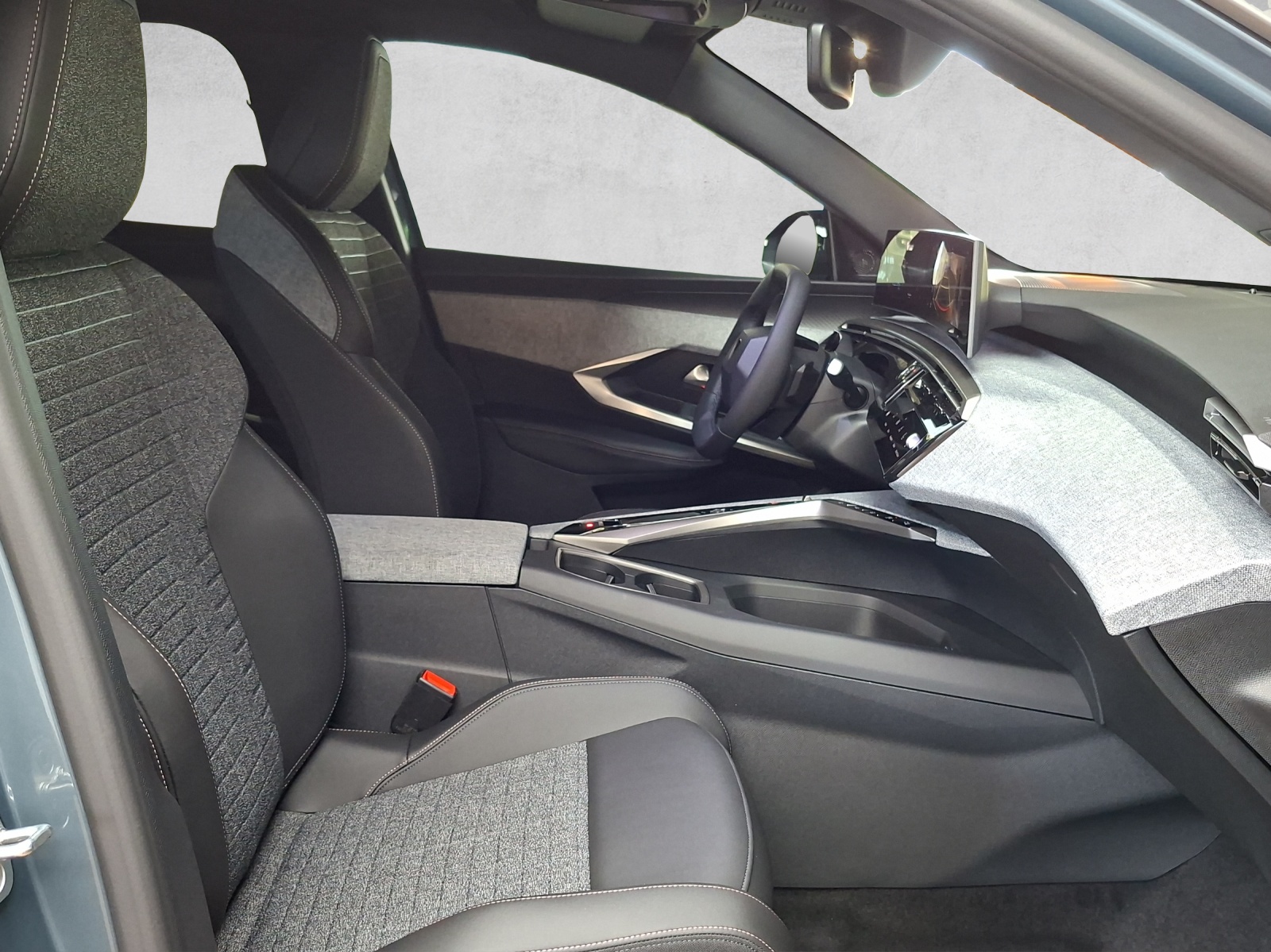 PEUGEOT 3008 e-Allure Premium AWD-image-11