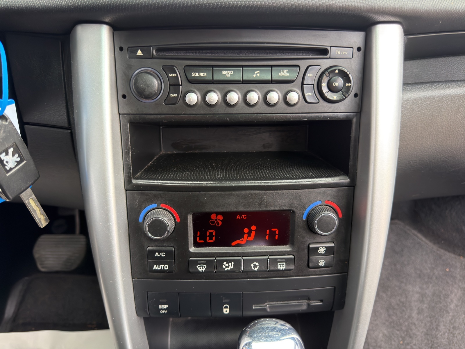 PEUGEOT 207 SW 1.6 16V Sport Automatic-image-13