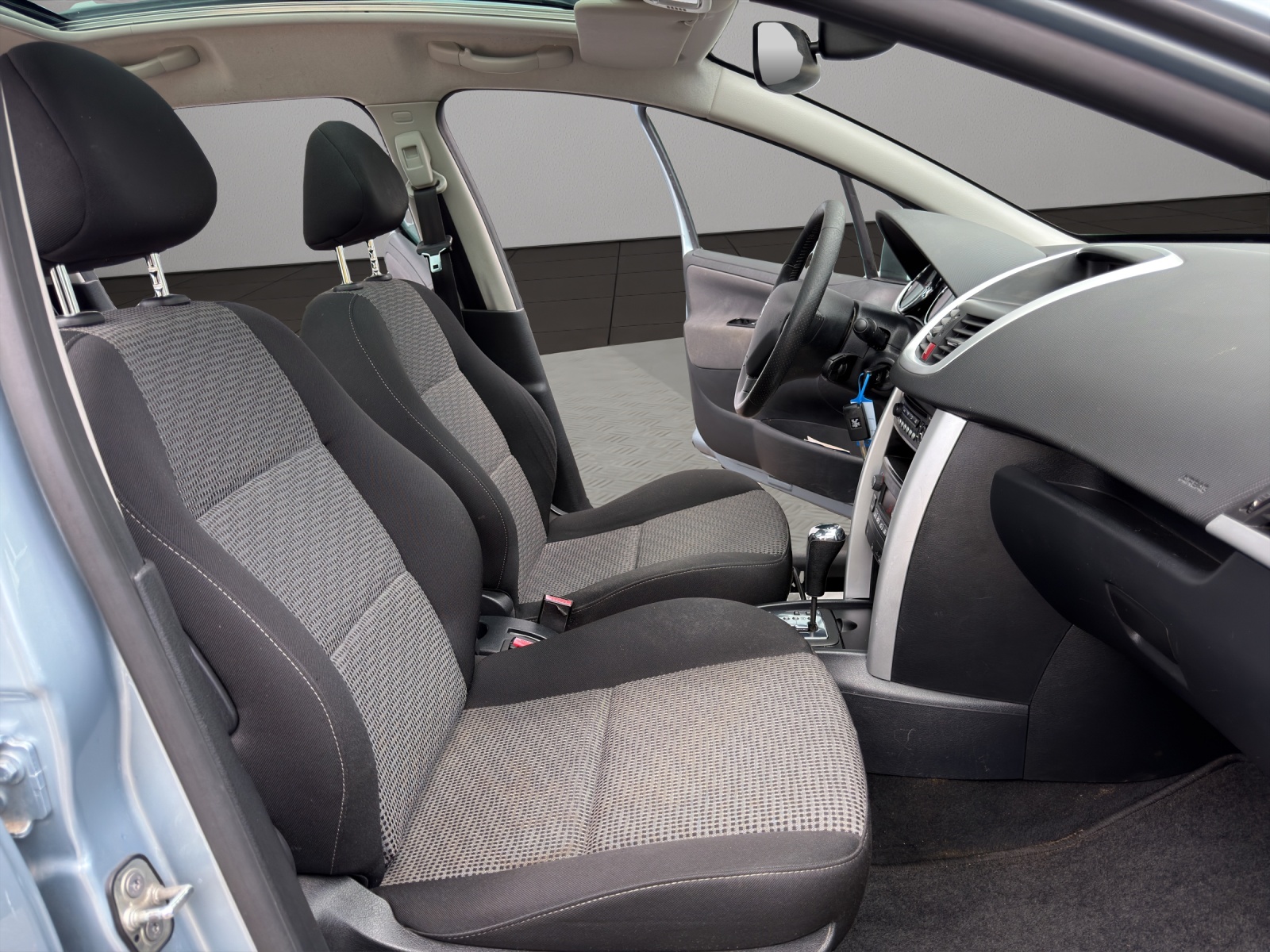 PEUGEOT 207 SW 1.6 16V Sport Automatic-image-15
