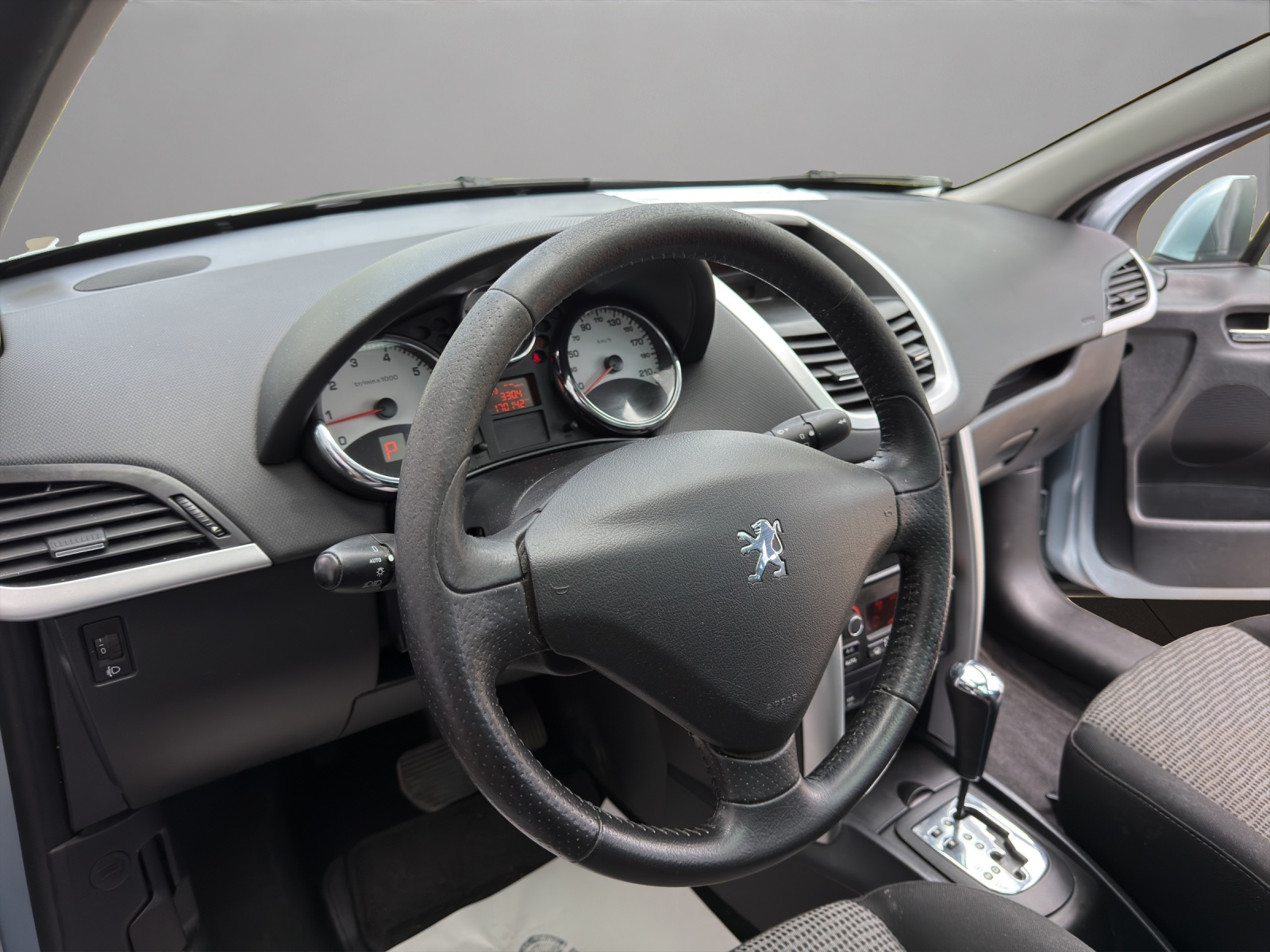 PEUGEOT 207 SW 1.6 16V Sport Automatic-image-9
