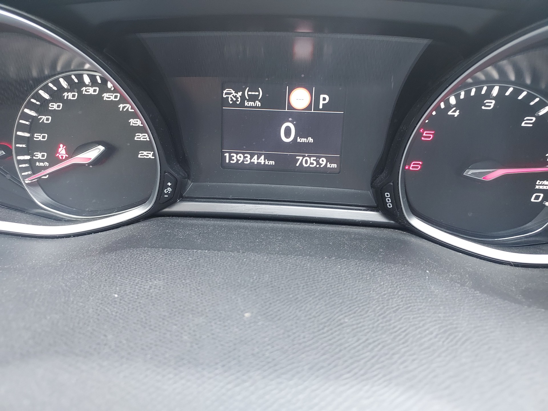 PEUGEOT 308 SW 1.5 BlueHDI Business Line EAT8-image-5