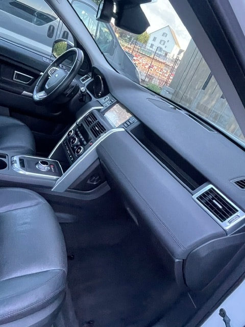 LAND ROVER Discovery Sport 2.2TD4 SE AT9-image-23