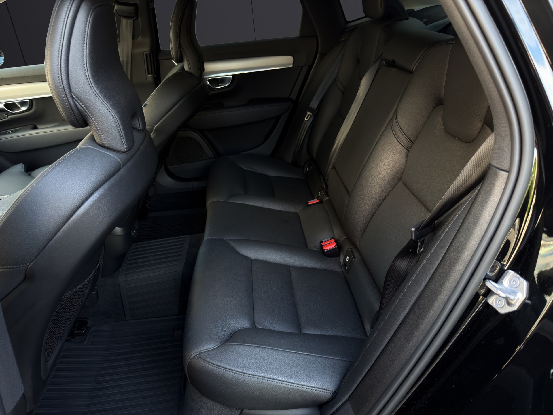 VOLVO S90 B6 Benzin Mild Hybrid AWD Ultimate Dark Geartronic-image-12