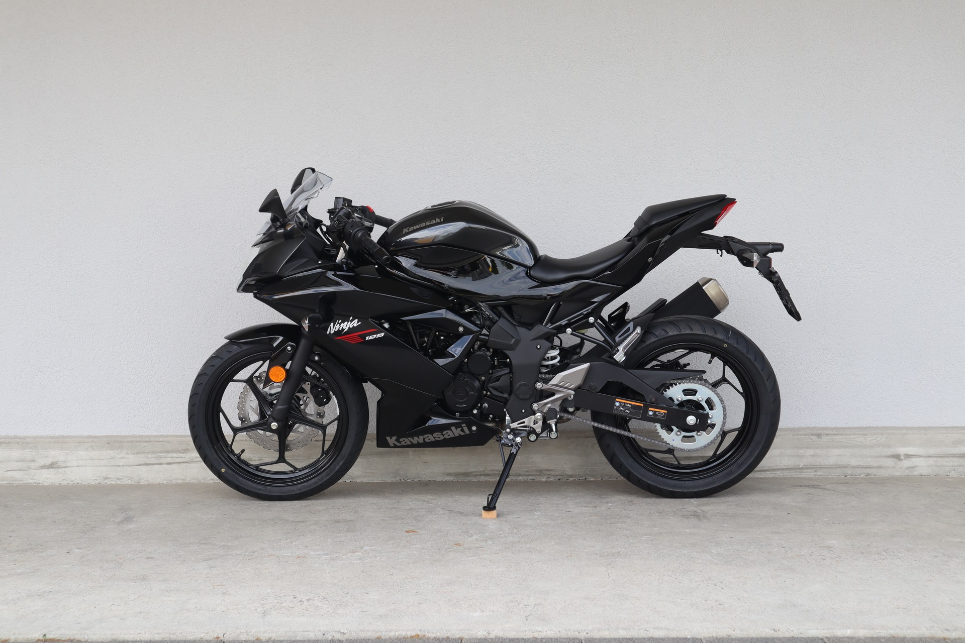 KAWASAKI Ninja 125-image-3