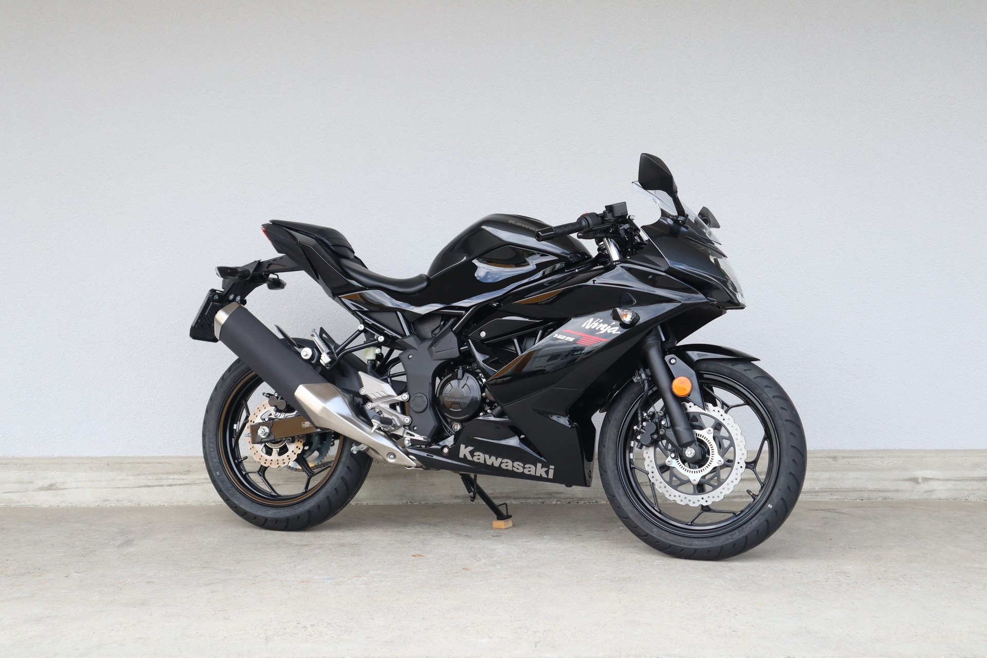KAWASAKI Ninja 125-image-1
