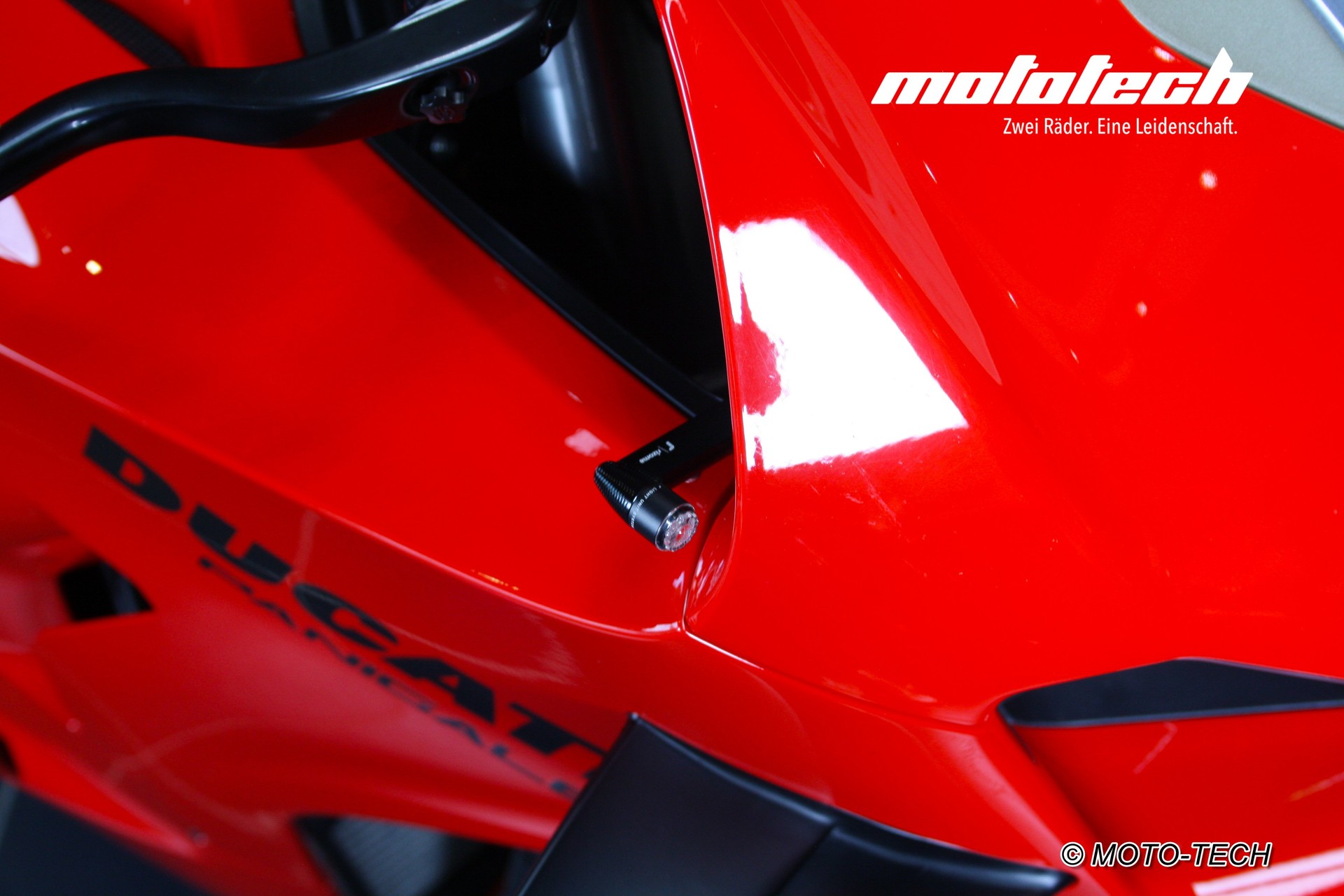 DUCATI Panigale V4-image-11