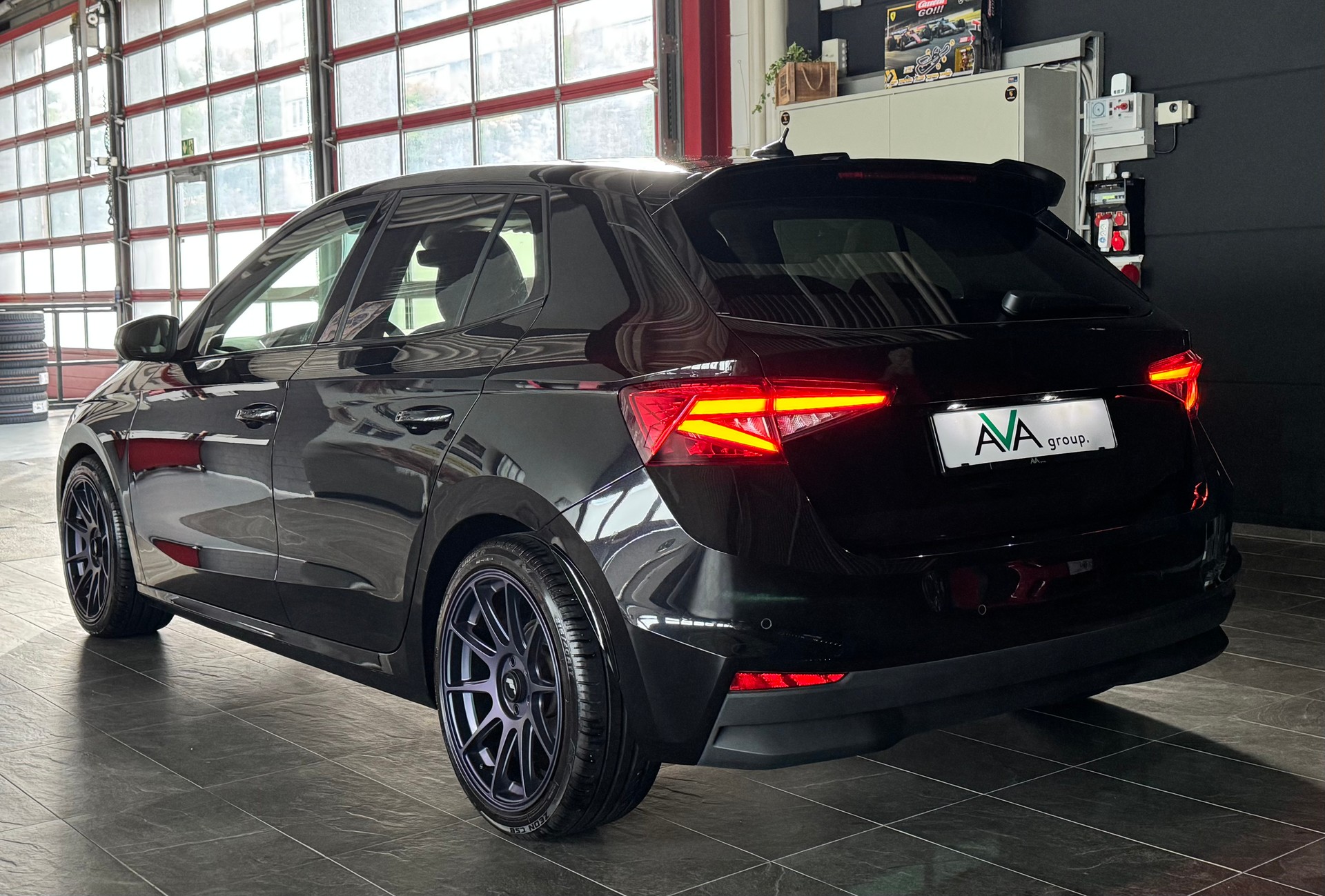 SKODA Fabia 1.0 TSI Style DSG *ALLBLACKONJAPANRACING*-image-4