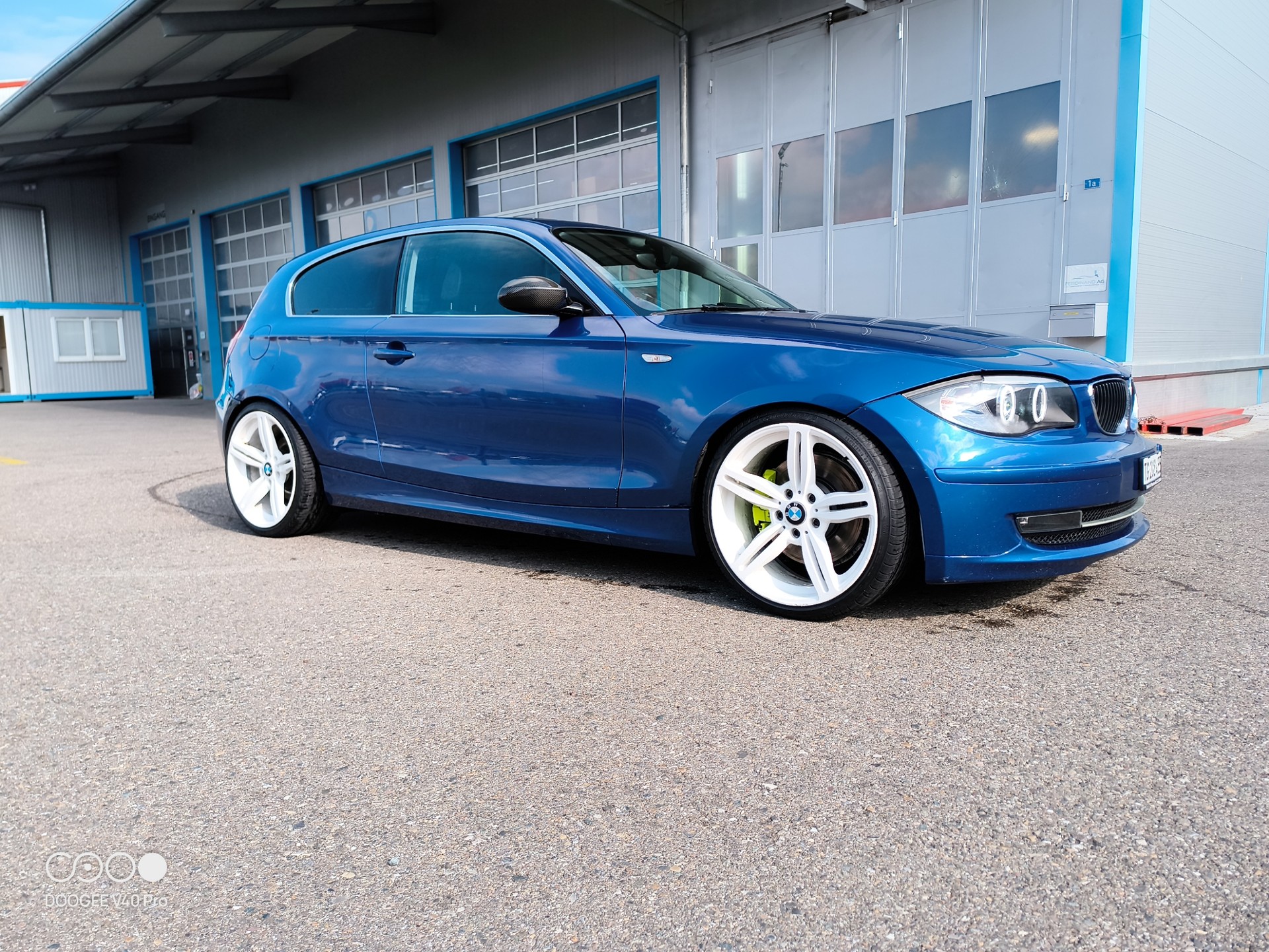 BMW 130i-image-1