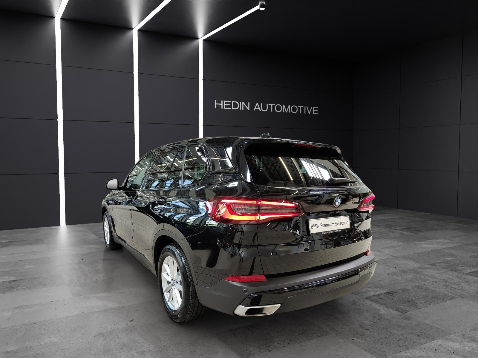 BMW X5 40i xDrive SAG 7-Platz-showroom-element-3