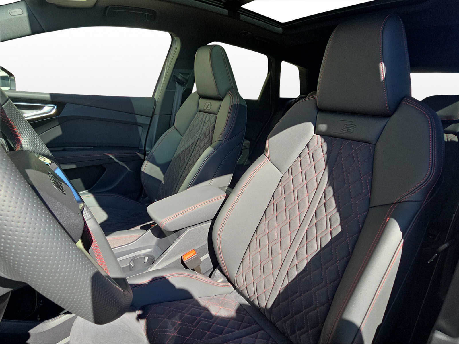 AUDI Q4 e-tron 45 Edition Swiss Ski quattro-image-7