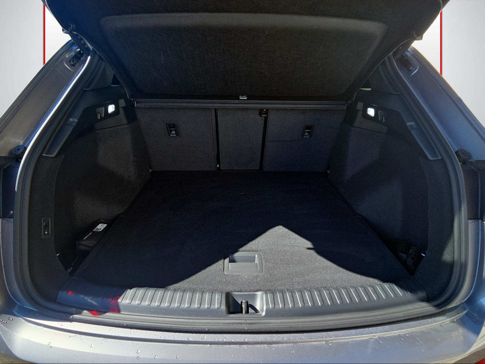 AUDI Q4 e-tron 45 Edition Swiss Ski quattro-image-11