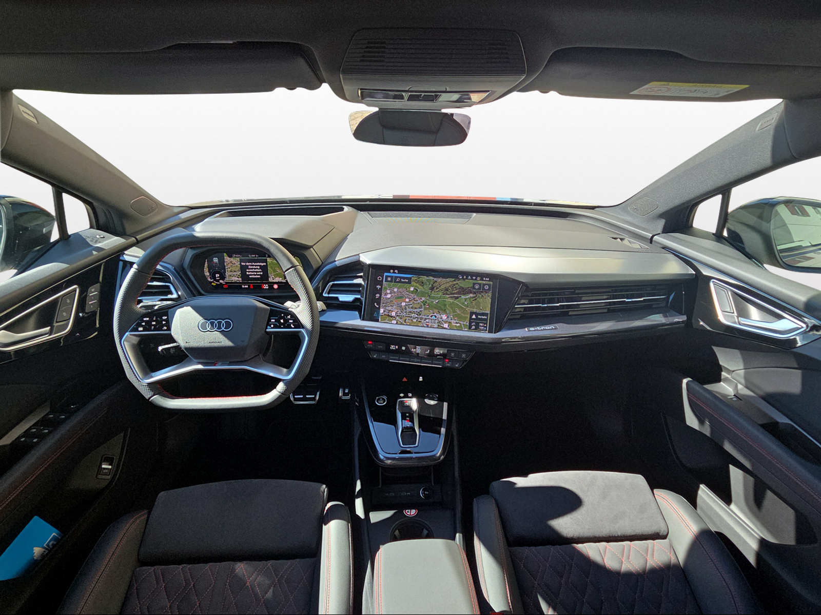 AUDI Q4 e-tron 45 Edition Swiss Ski quattro-showroom-element-3