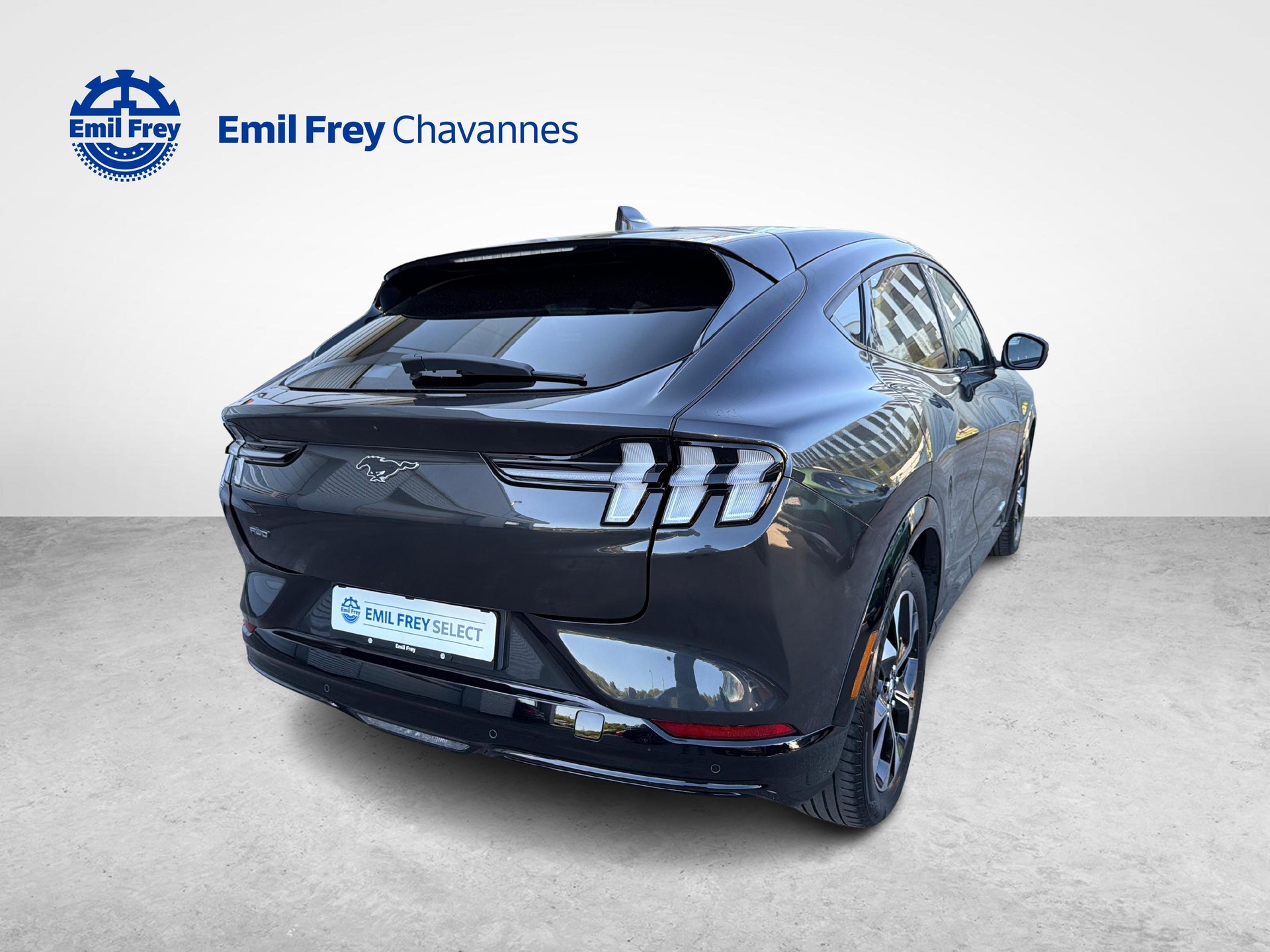 FORD Mustang Mach-E Standard AWD-showroom-element-3