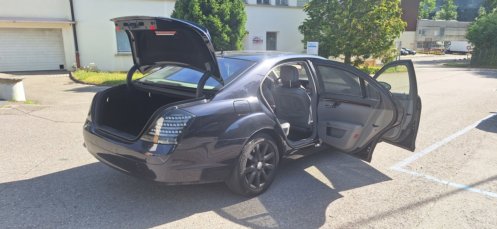 MERCEDES-BENZ S 500 4Matic 7G-Tronic-image-18