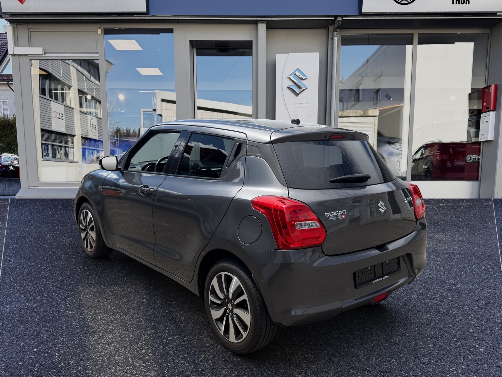 SUZUKI Swift 1.0 12V Compact Top Automatic-showroom-element-3