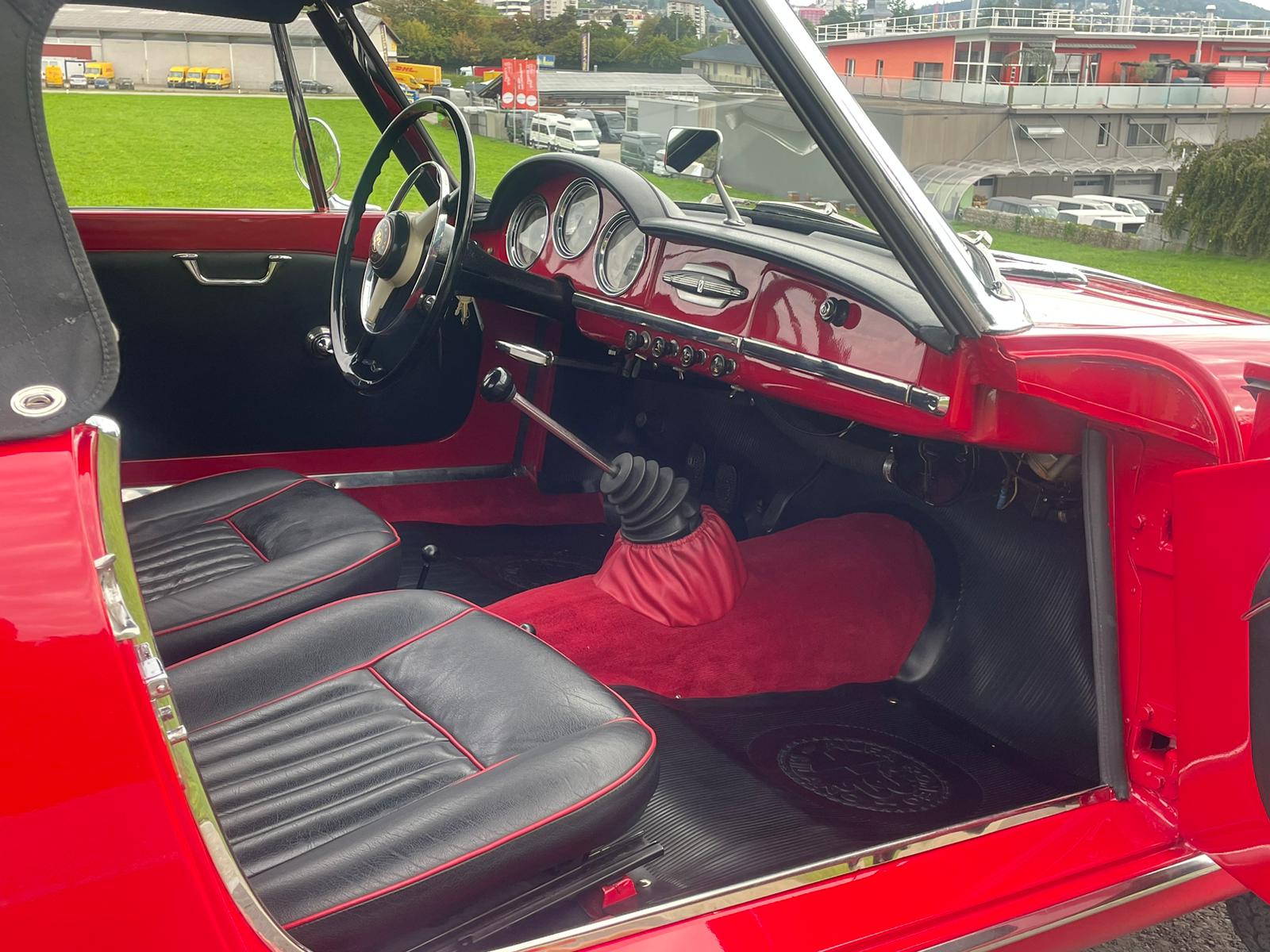 ALFA ROMEO Giulietta Spider 750D-image-5