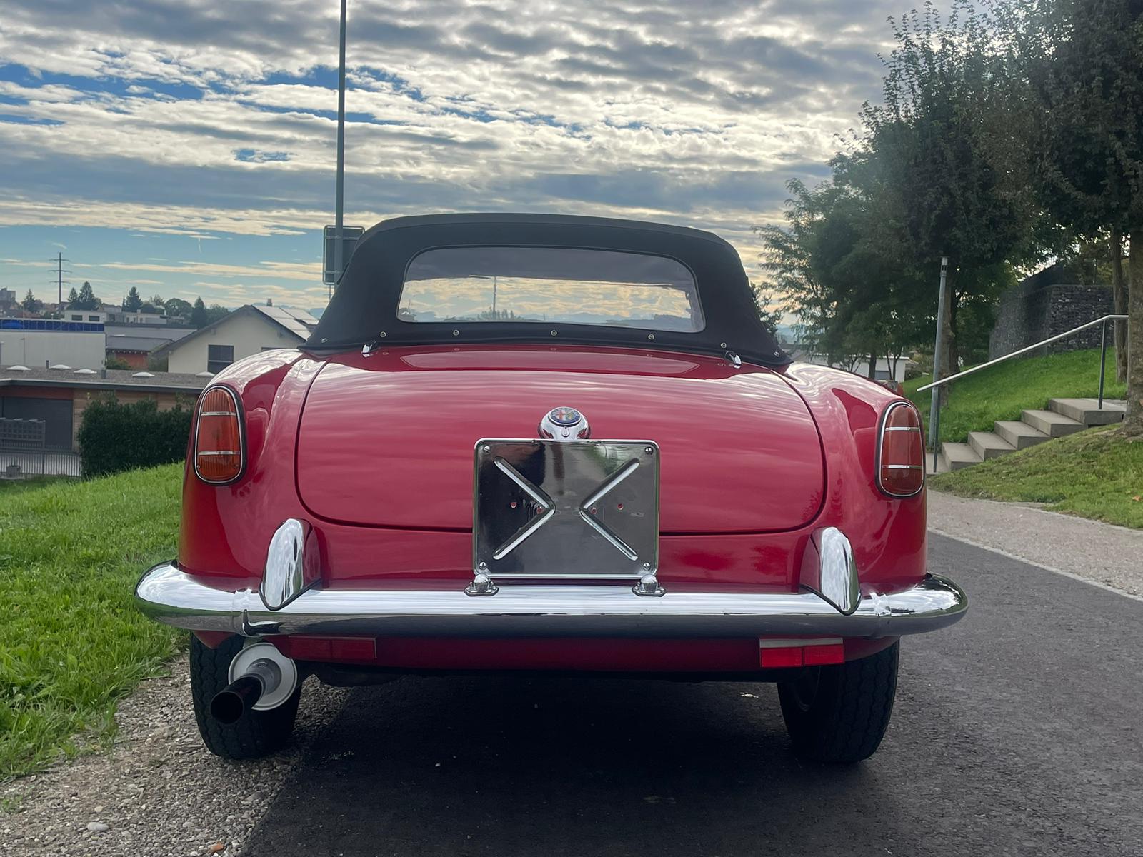 ALFA ROMEO Giulietta Spider 750D-showroom-element-2