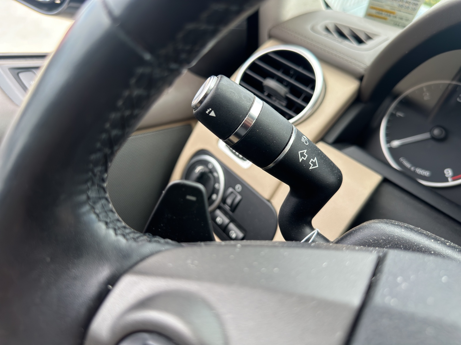 LAND ROVER Discovery 3.0 SDV6 Graphite Automatic-image-15
