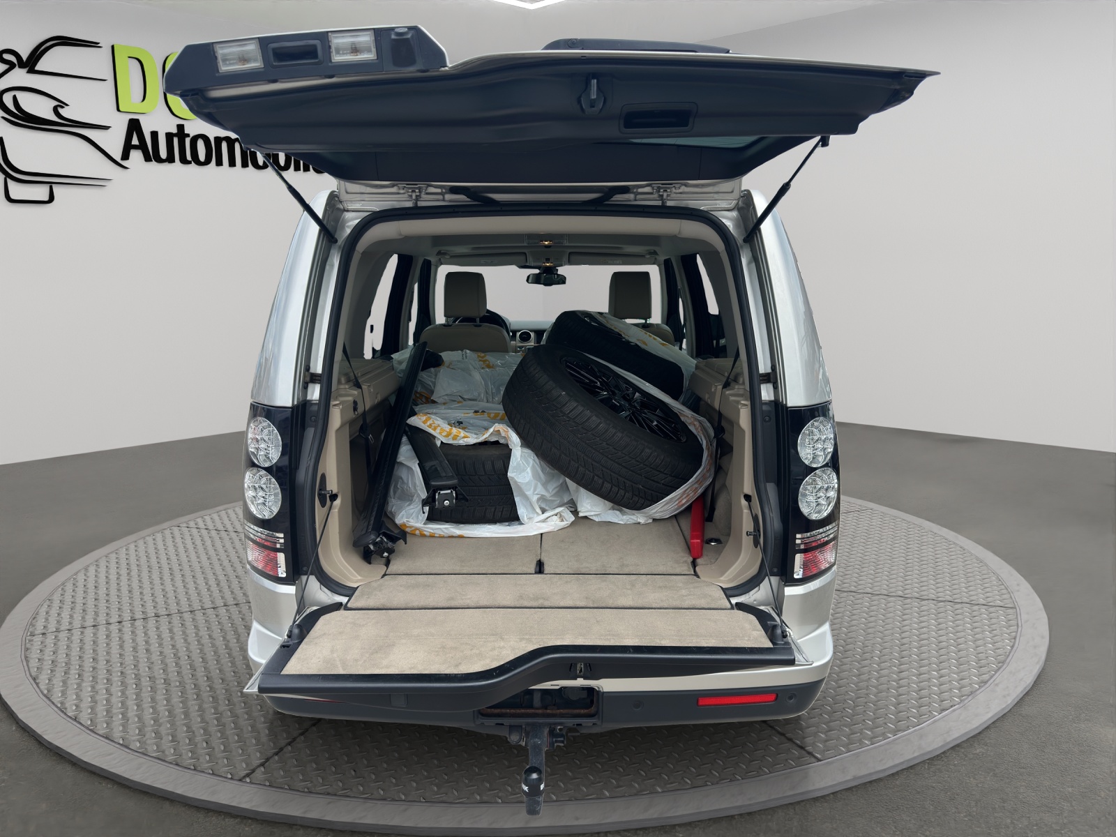 LAND ROVER Discovery 3.0 SDV6 Graphite Automatic-image-20