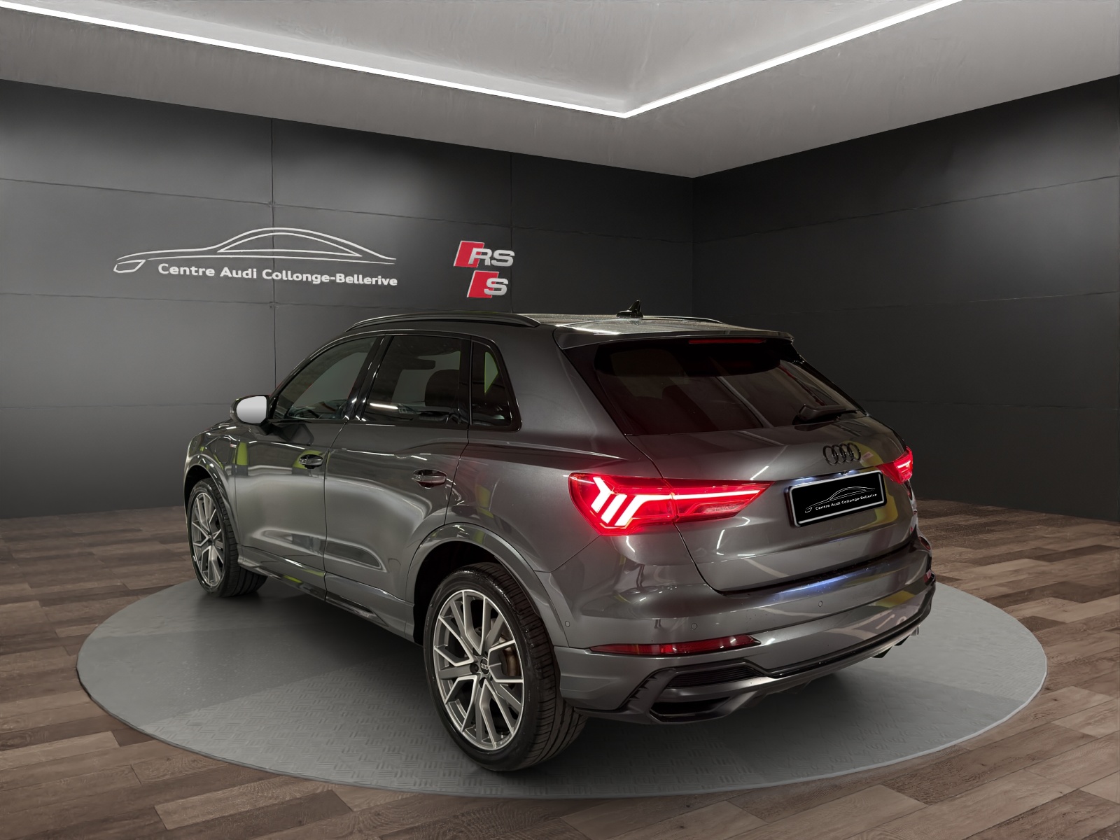 AUDI Q3 45 TFSI e S line Attraction S-tronic-showroom-element-3