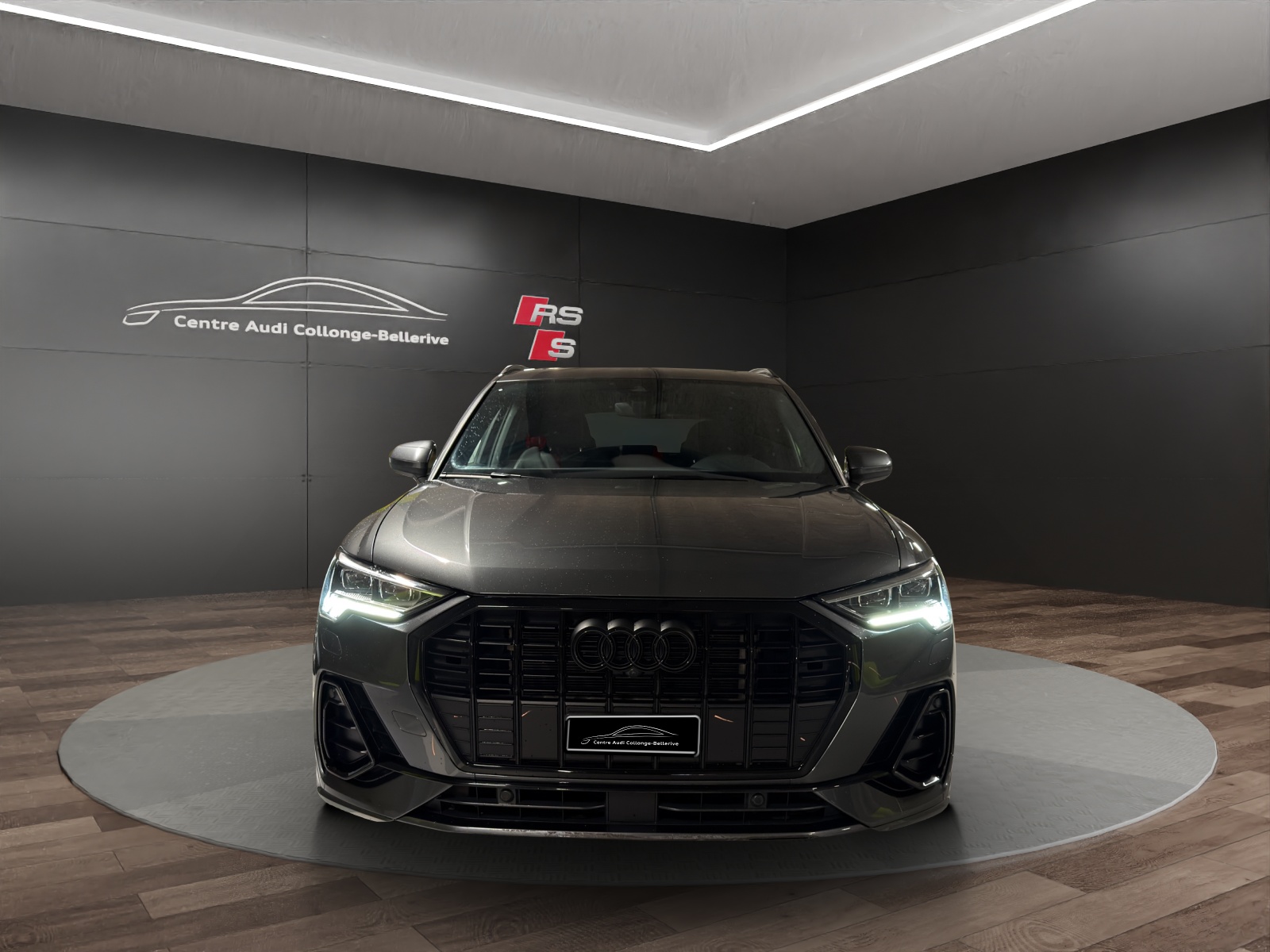 AUDI Q3 45 TFSI e S line Attraction S-tronic-showroom-element-1