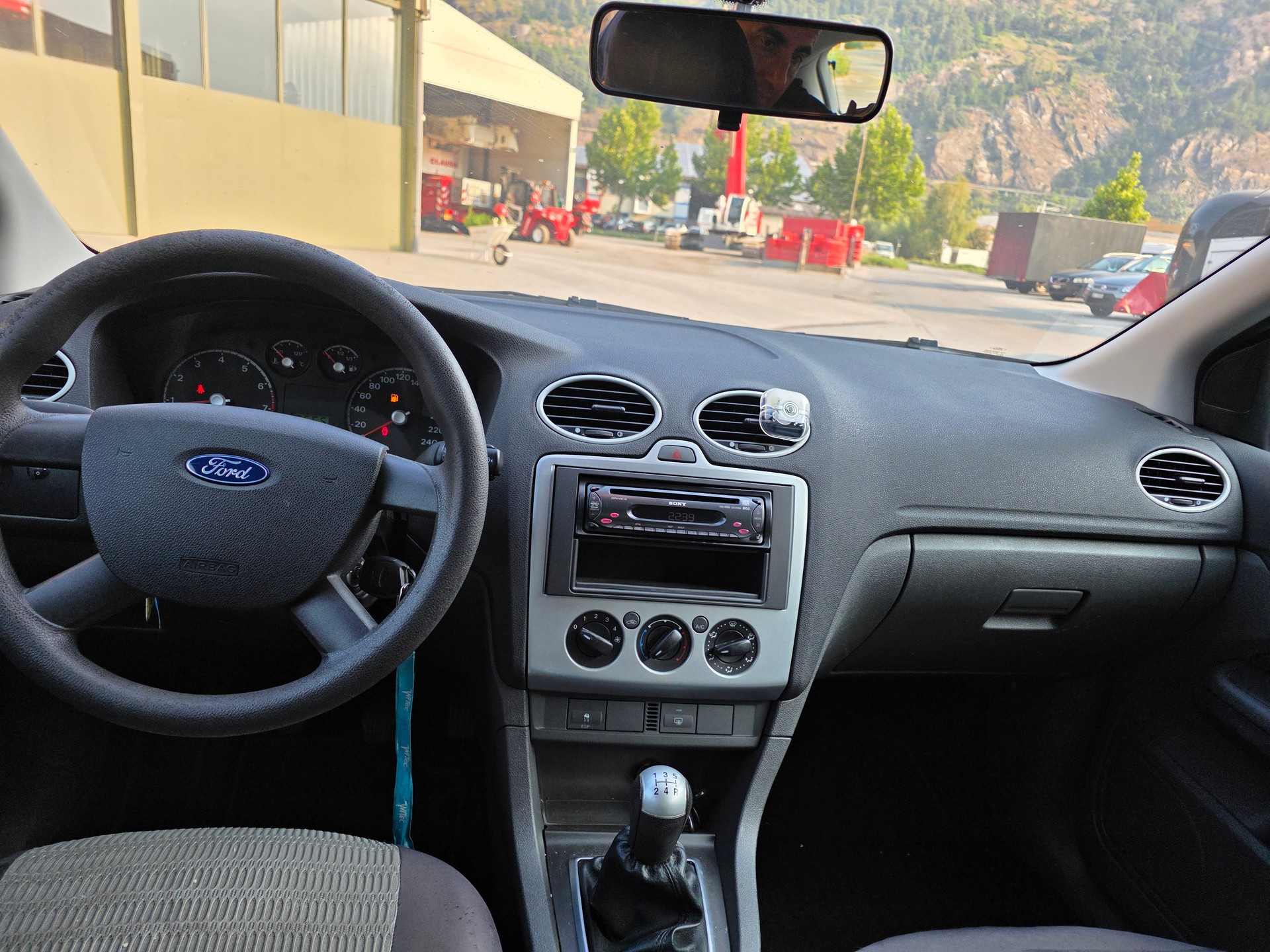 FORD Focus 1.6i Trend-image-8