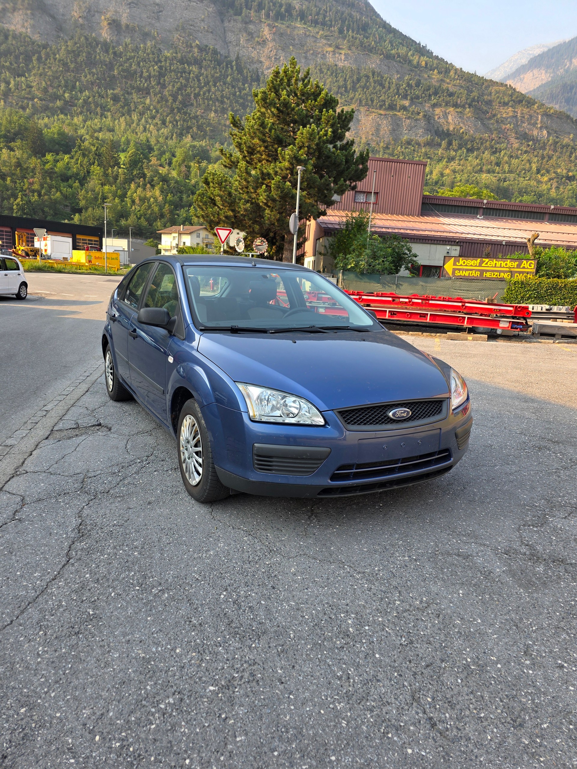 FORD Focus 1.6i Trend-image-2