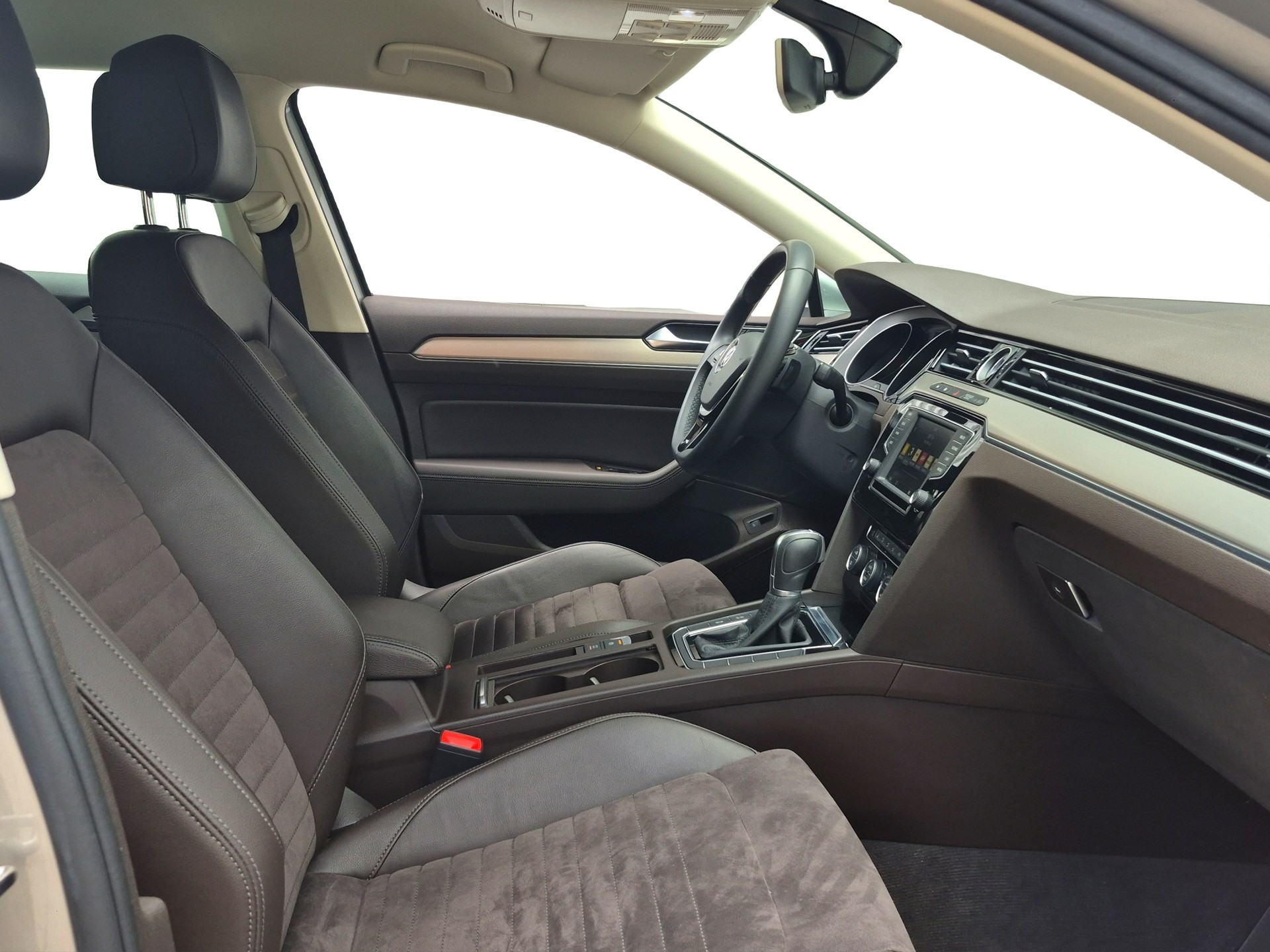 VW Passat Variant 1.8 TSI BMT Comfortline DSG *App-Connect*-image-7