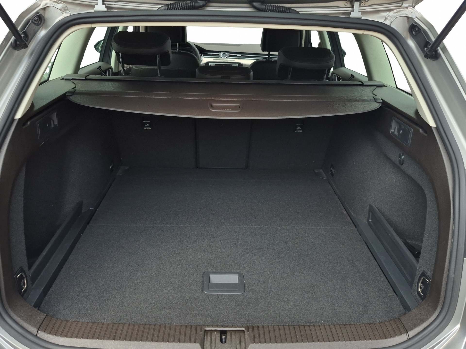 VW Passat Variant 1.8 TSI BMT Comfortline DSG *App-Connect*-image-12
