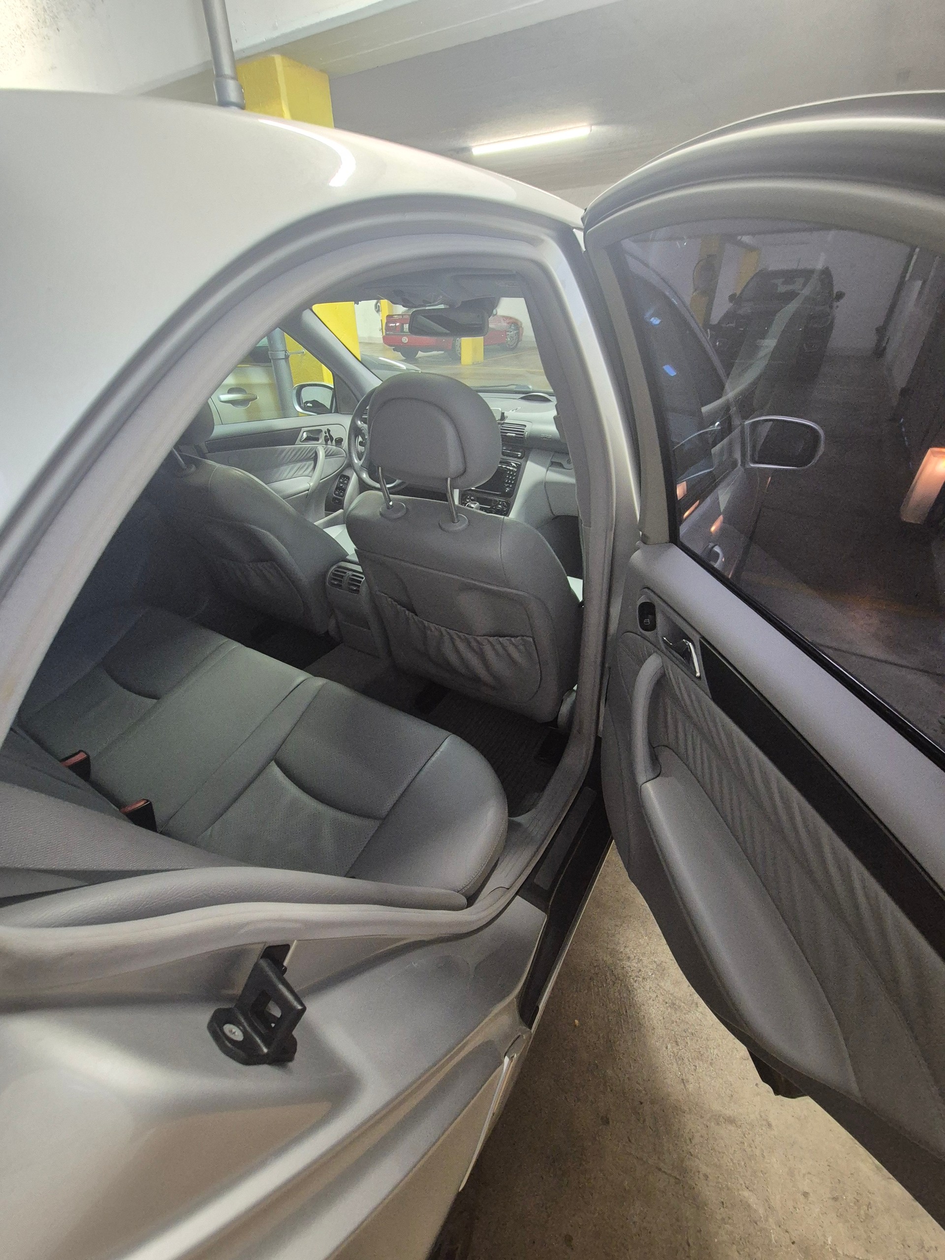 MERCEDES-BENZ C 320 V6 4matic-image-4