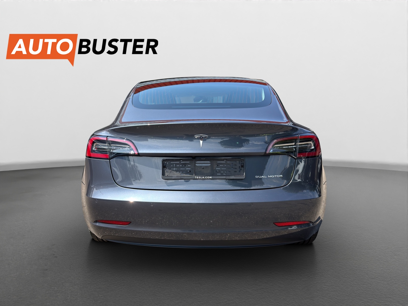 TESLA Model 3 Long Range Dual Motor AWD-showroom-element-3