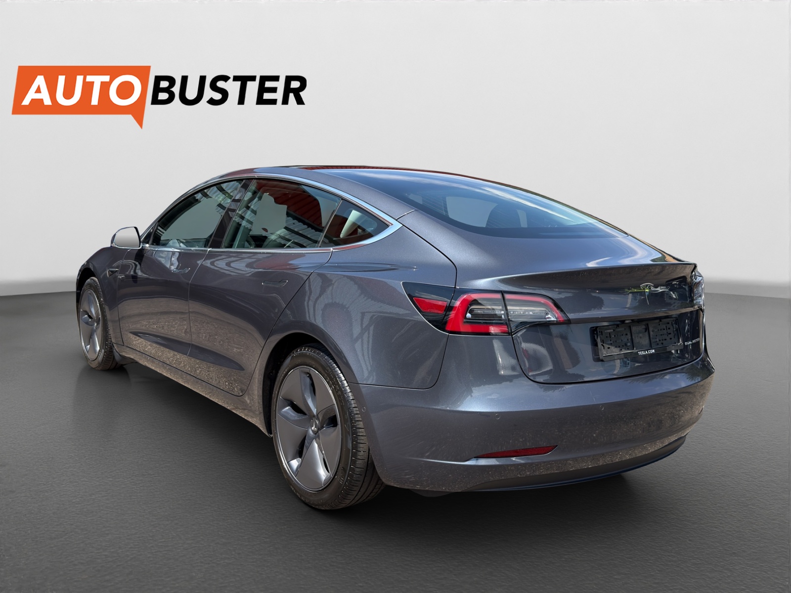 TESLA Model 3 Long Range Dual Motor AWD-showroom-element-2
