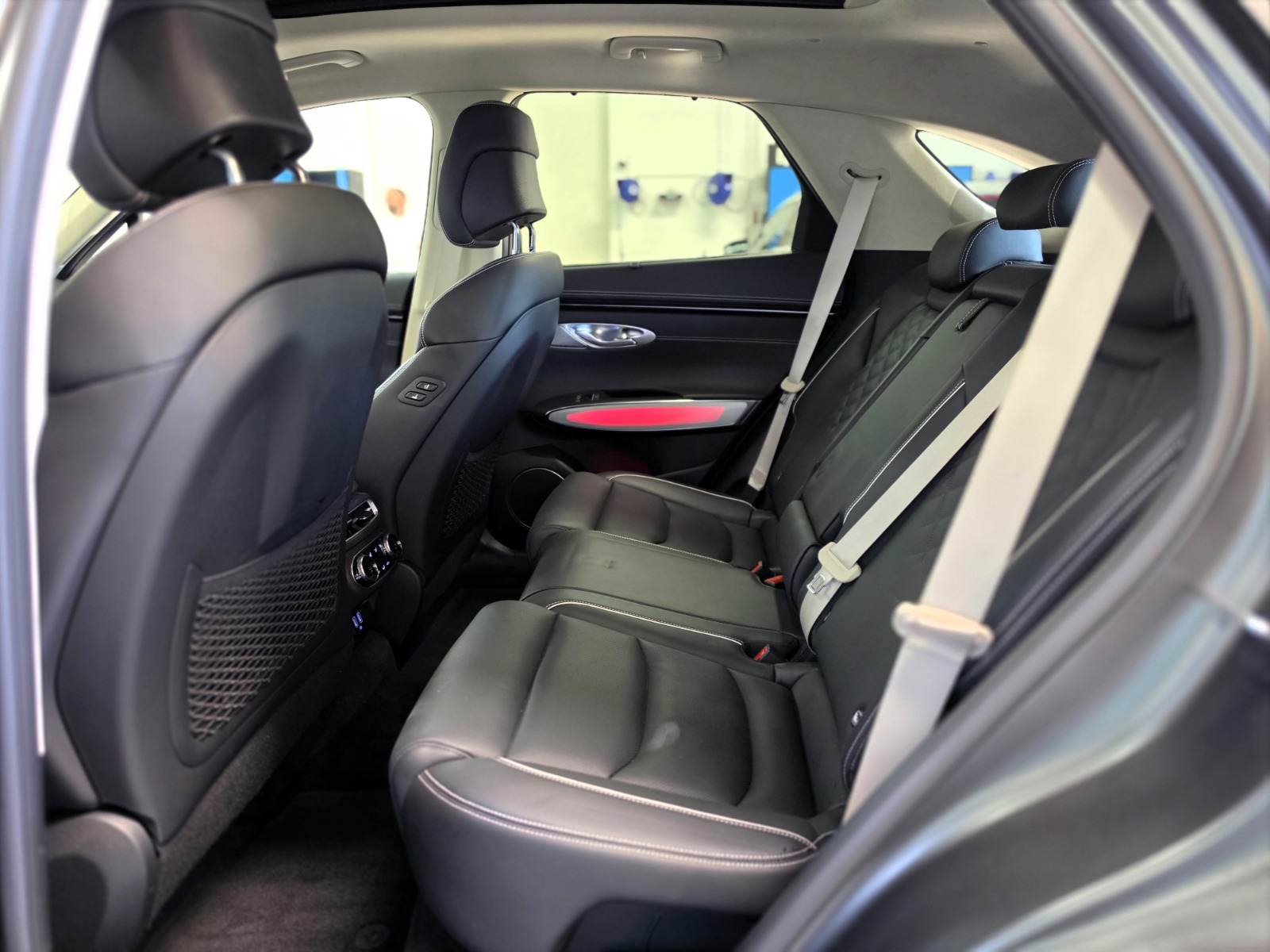 GENESIS GV70 Electrified Sport kWh 77,4 AWD-image-12